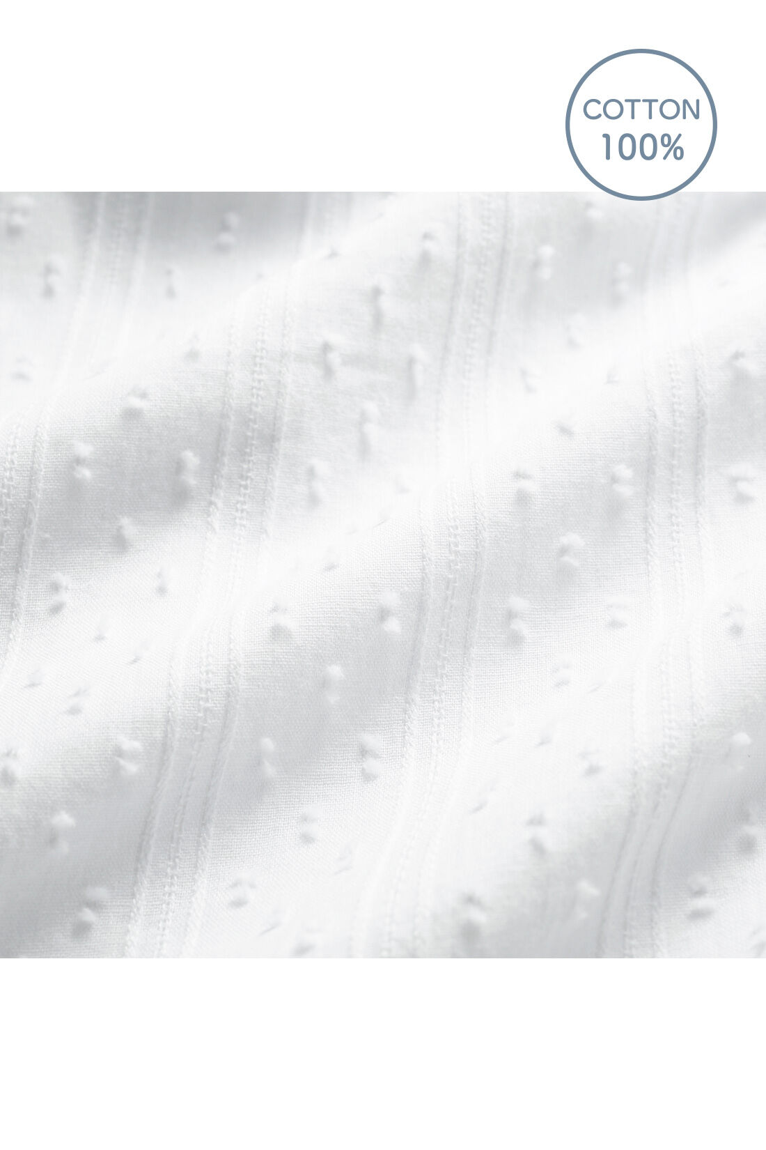 Live in  comfort|リブ イン コンフォート　はまじとコラボ　大人が素敵に着られる衿付きブラウス〈ホワイト〉|綿100％で透け感のある、ドビー織りドットストライプ生地。ノーアイロンでも気になりません。