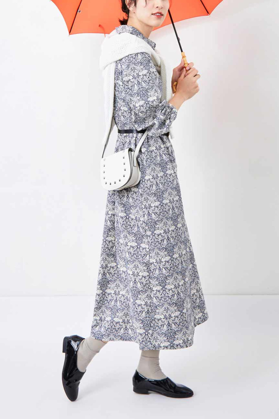 Live in  comfort|リブ イン コンフォート   はまじとコラボ 雨の日も履ける！ 防水フラットシューティ〈ブラック〉|甲の部分に防水シートを張り巡らせているので、しっかり水をはじきます。