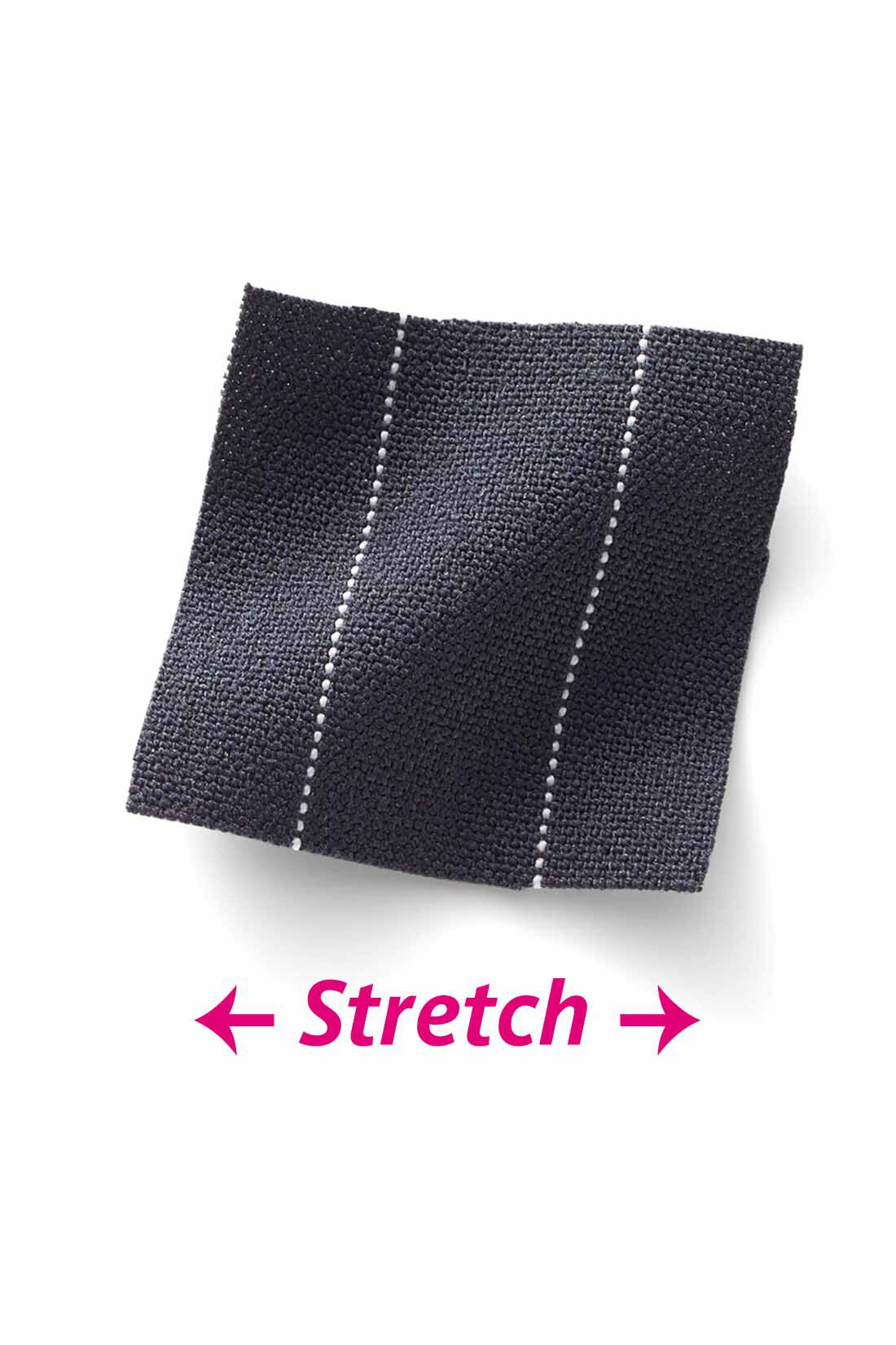 Live in  comfort|リブ イン コンフォート オンでもオフでも週7活躍！ きれいだねパンツ〈ワイドストレート〉〈ネイビー〉|着こなしやすくて新鮮味もある、豊富な色柄のバリエーション。ほどよい厚みとストレッチで、動きやすく快適。※お届けするカラーとは異なります。