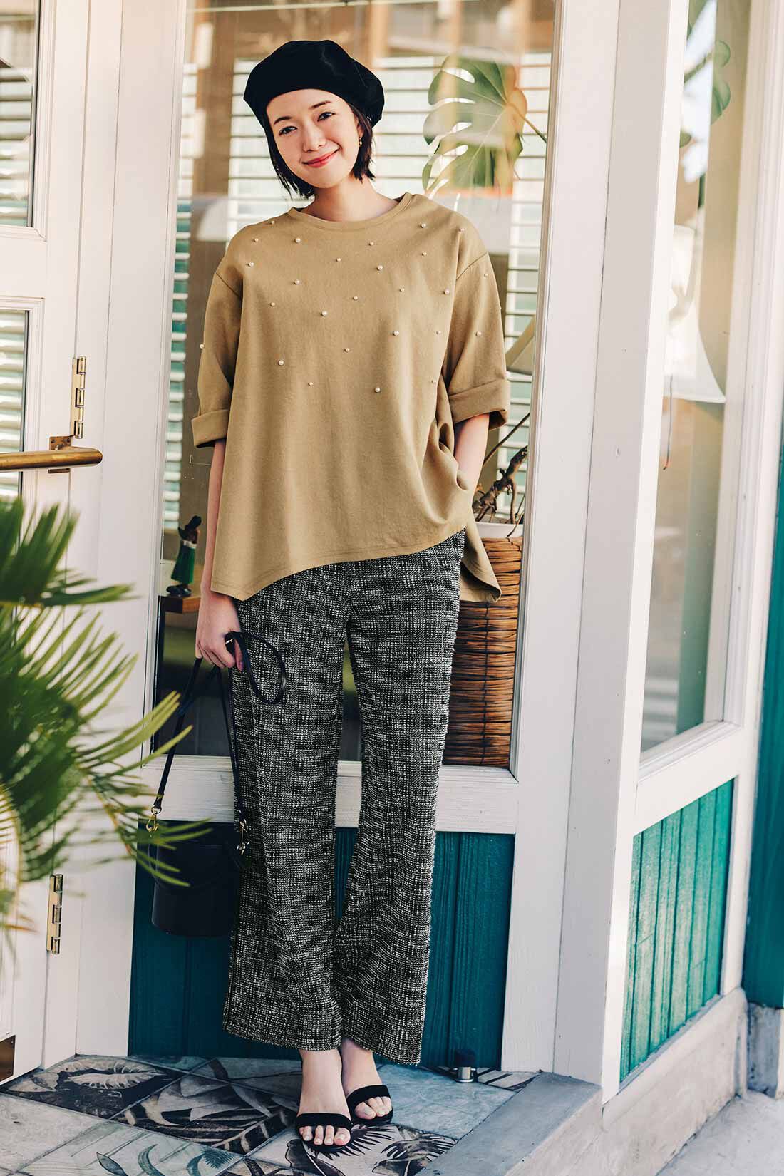 Live in comfort［リブインコンフォート］|リブ イン コンフォート キラキラな立体ビジューと揺れるヘムラインのカットソートップスの会