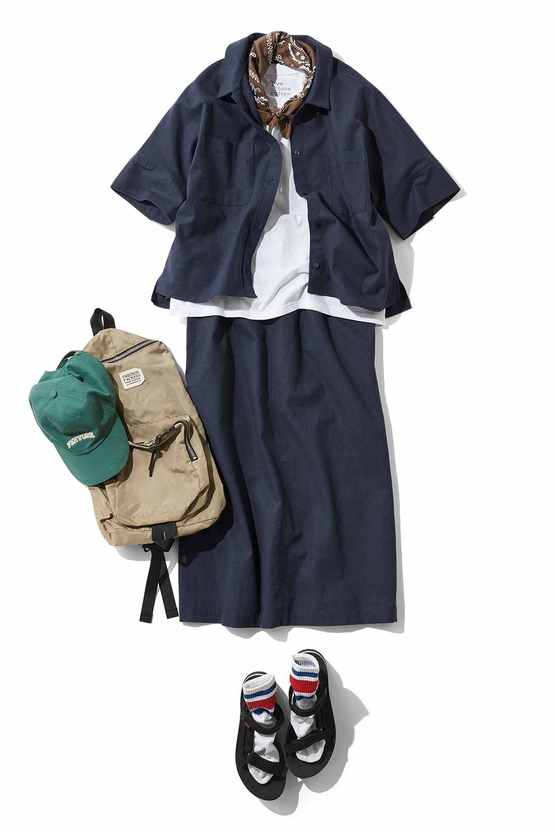 Live in comfort［リブインコンフォート］|リブ イン コンフォート くぼっち★とコラボ 麻混素材のシャツ＆スカートセットアップ〈ダークネイビー〉|アクテイブに過ごす日はインに白Tをコーデ。