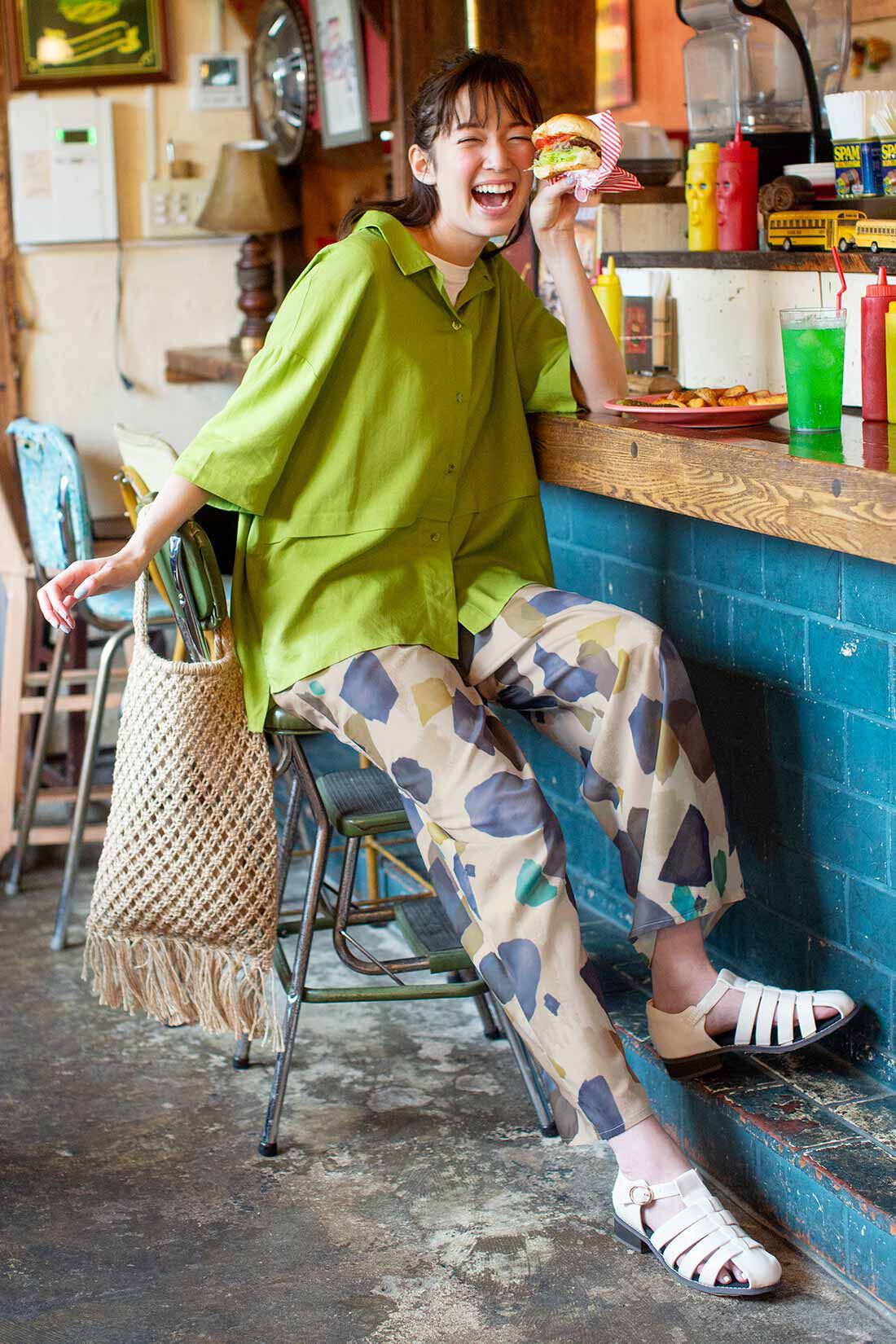 Live in  comfort|リブ イン コンフォート 沖縄ののんびりとした気分を味わう やちむん柄のイージーパンツ〈アイボリー〉