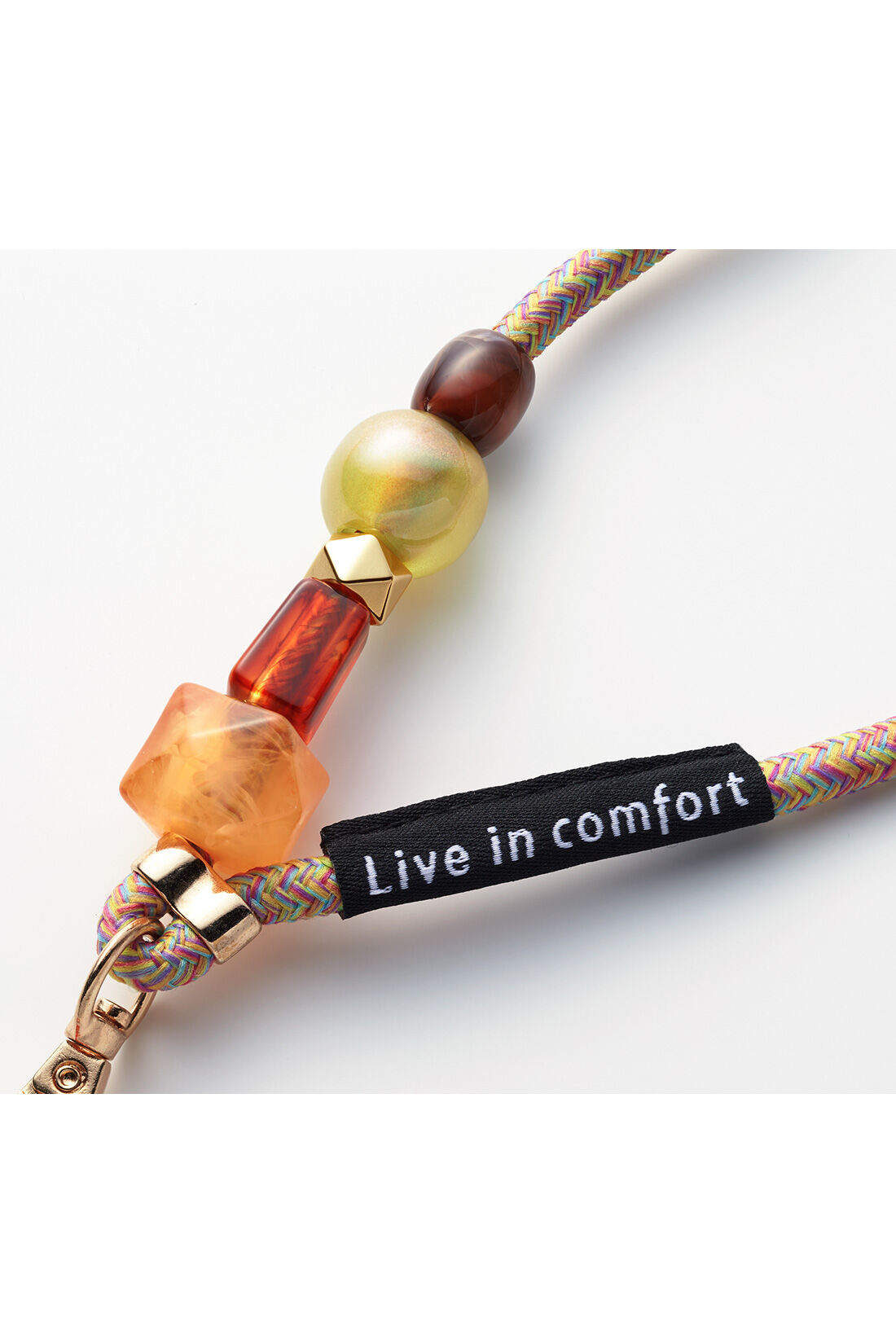 Live in comfort［リブインコンフォート］|リブ イン コンフォート 手ぶらでらくちん！ アクセサリー感覚で華やかな 斜めがけスマホショルダーストラップ〈グリーン〉|パッと華やぐ、大粒だけど軽量なビーズ。　※お届けするカラーとは異なります。