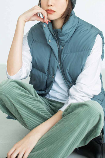 Live in comfort［リブインコンフォート］ | 栞里ちゃん ニュアンスカラー ダウンベスト〈ブルーグレー〉