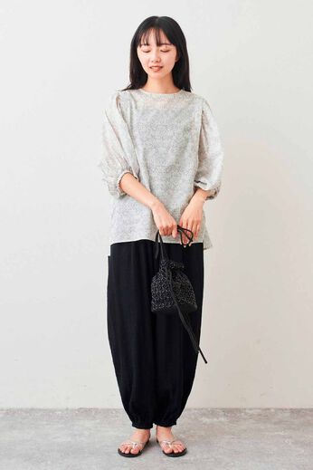 Live in  comfort | モリス 「いちご泥棒」柄 上品 コットン プルオーバー ブラウス ライトグレー グレー