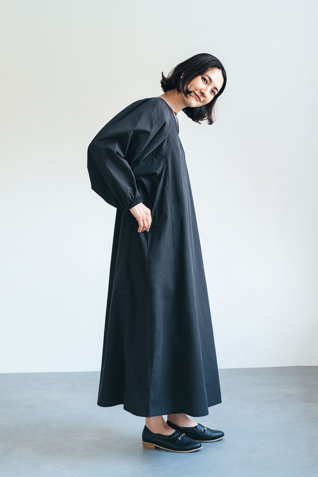 Live in  comfort|リブ イン コンフォート はまじとコラボ 着るだけで華やかな 華奢（きゃしゃ）見えボリュームスリーブワンピース
