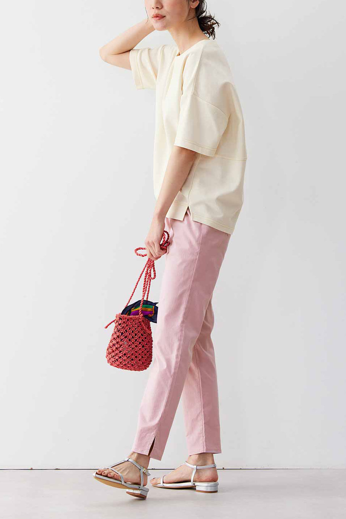 Live in  comfort|リブ イン コンフォート スタンダードで使い勝手抜群のちょうどいいカラーチノパン〈ライム〉|これは参考画像です。お届けするカラーとは異なります。