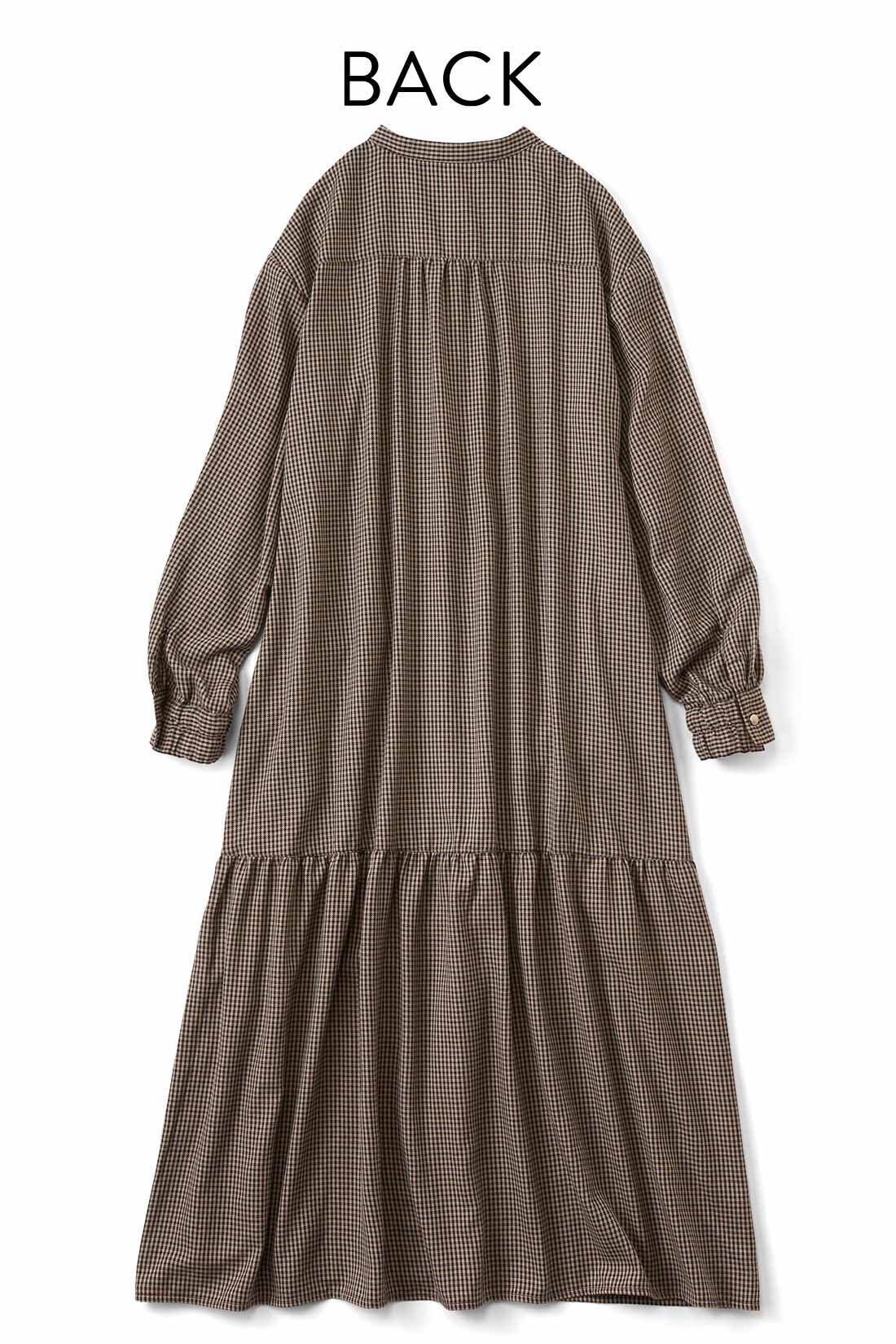 Live in  comfort|リブ イン コンフォート 人気スタイリスト 石上美津江さんとつくった はおれるチェックのワンピース〈ブラウンチェック〉