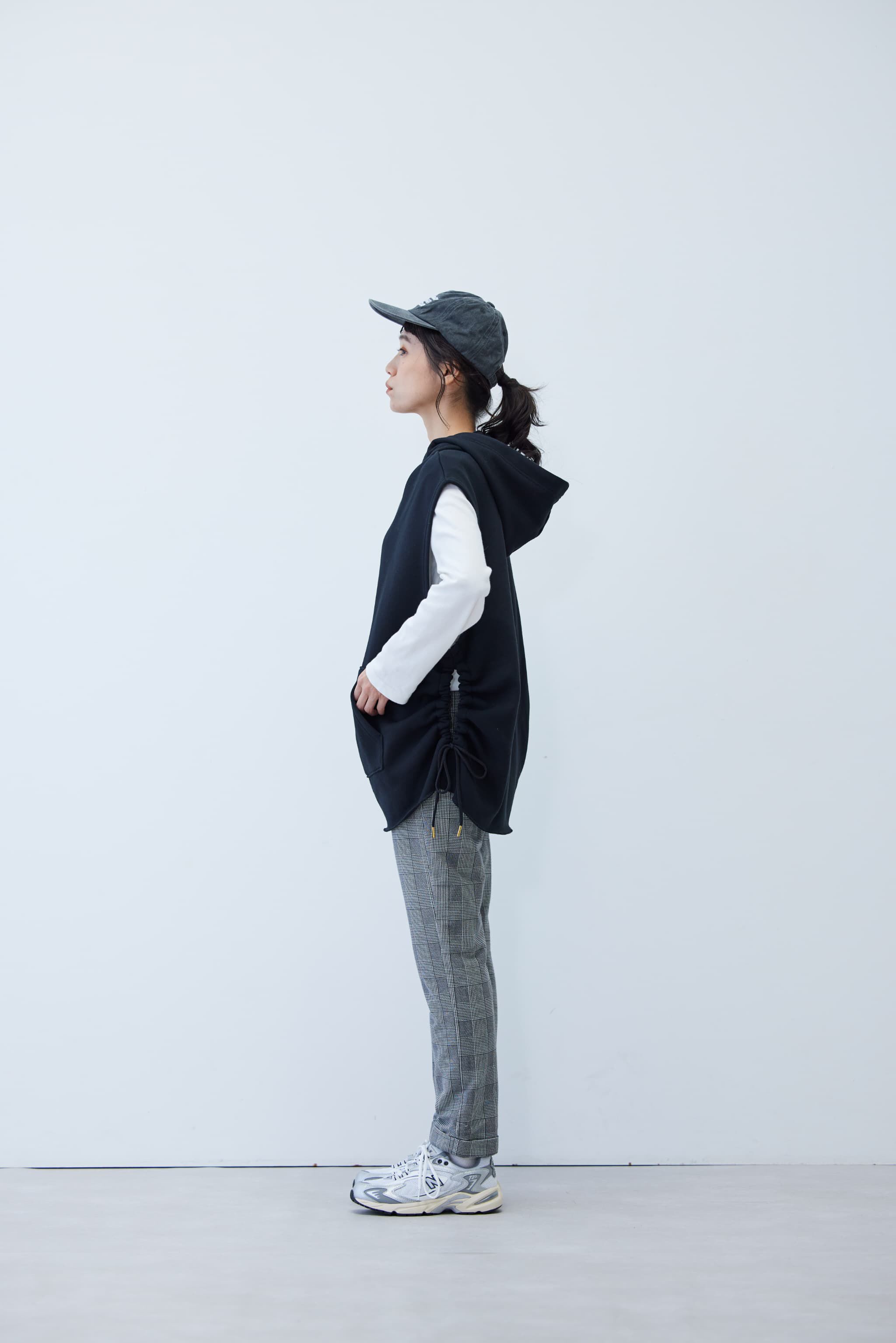 Live in  comfort|リブ　イン　コンフォート　おうちもお出かけもずっと着ていたい　激ぬくカットソーベスト〈ブラック〉