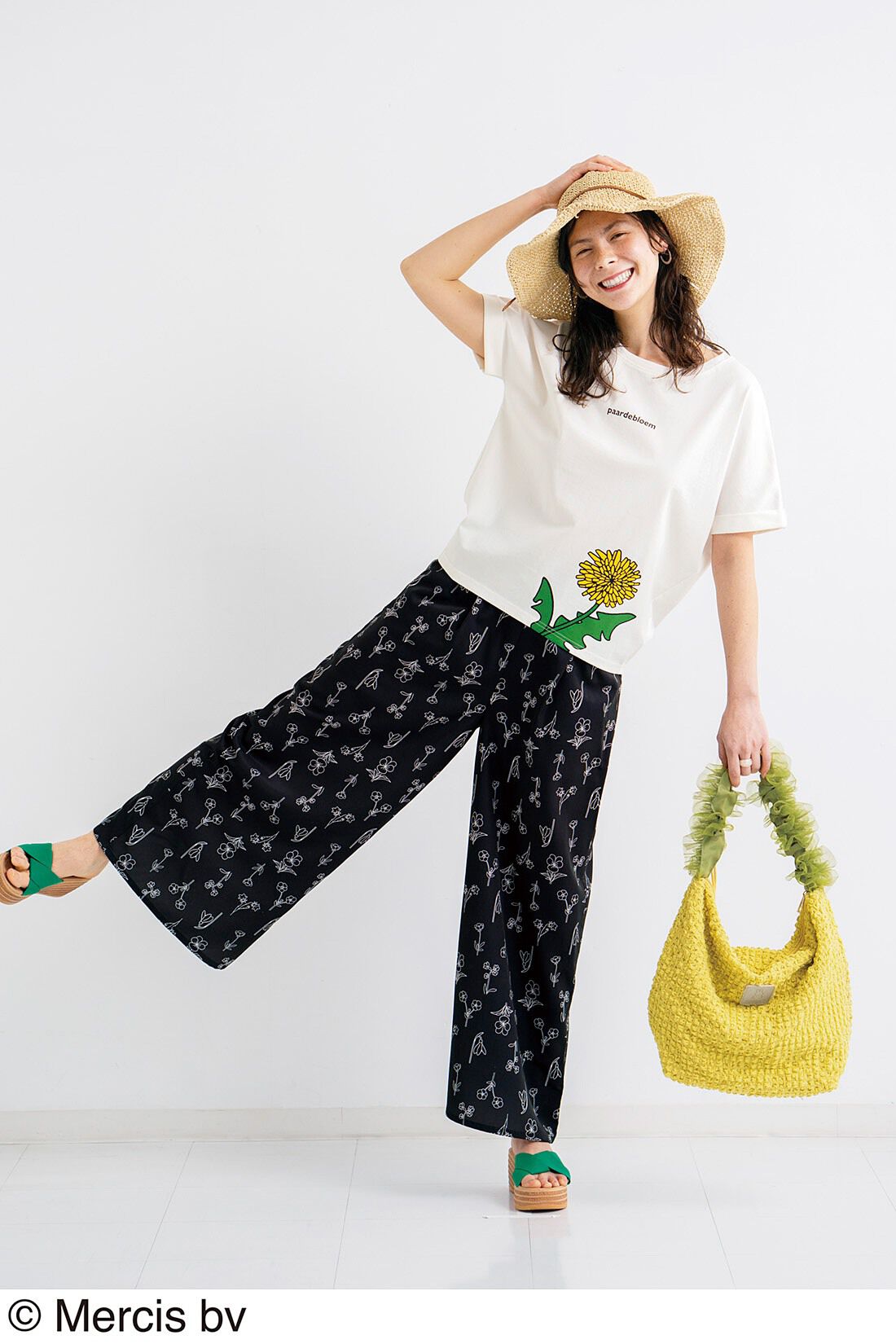 Live in  comfort|【6月分以降お届け】リブ イン コンフォート　大人っぽくはける ディック・ブルーナさんのモノトーンお花柄ガウチョパンツ