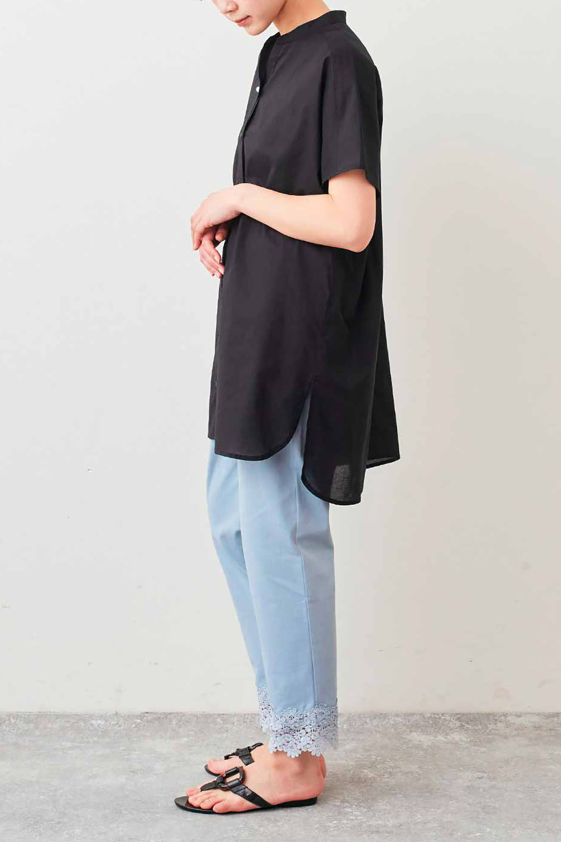 Live in  comfort|リブ イン コンフォート　ぐーんと伸びてノンストレス！ 足もと華やぐ スーパー伸び軽すそレースパンツ〈ブルー〉