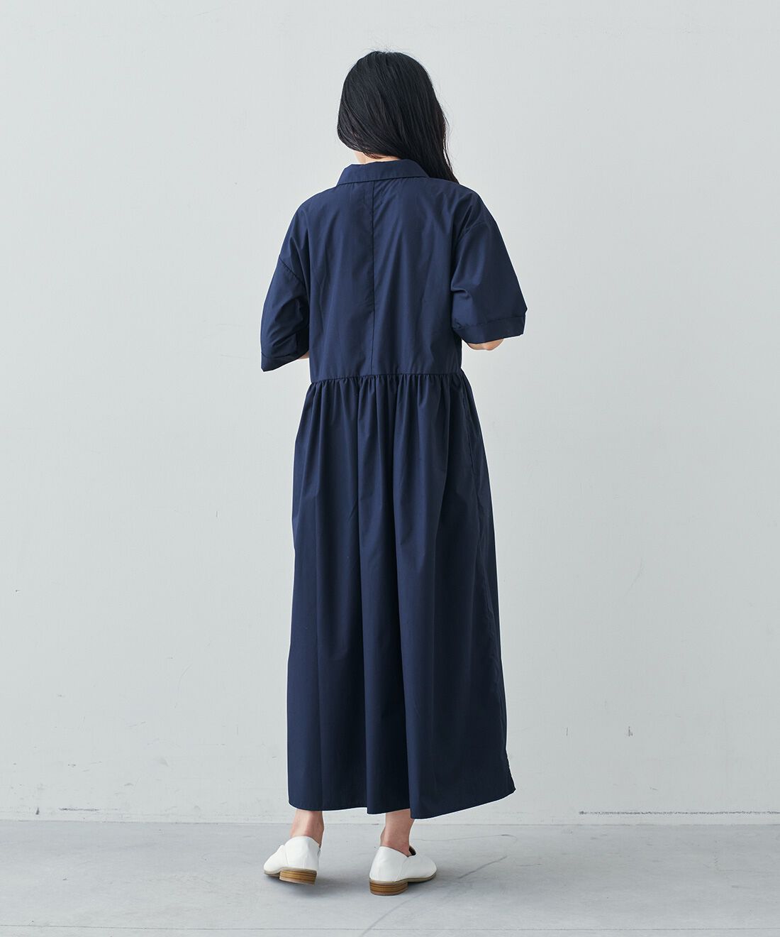 Live in  comfort|リブ イン コンフォート シンプルライフ研究家 マキさんとつくった お出かけ顔の撥水（はっすい）素材シャツワンピース