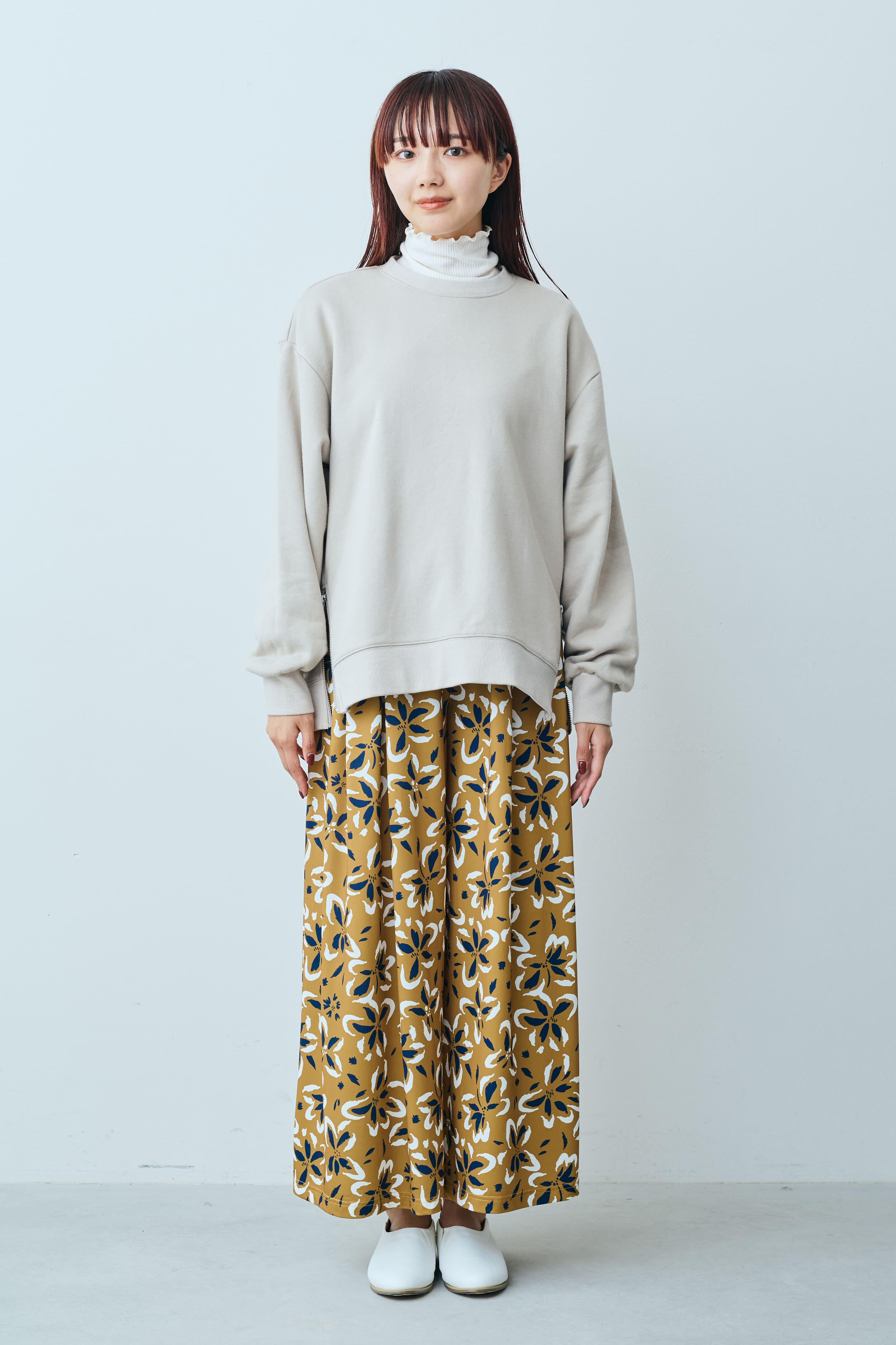 Live in  comfort|リブ イン コンフォート　Ｌｉｖｅ　Ｌｏｖｅ　ＣｏｔｔｏｎⓇプロジェクト　大人っぽく着られる　すそファスナースウェットトップス 〈ネイビー〉