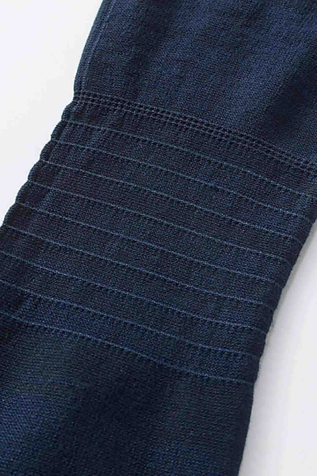 Live in comfort［リブインコンフォート］|リブ イン コンフォート　スマホ操作もできちゃう！指先ちょこっとないシルク混UVアームカバー【おはだが気になるみんなへ】〈ネイビー〉