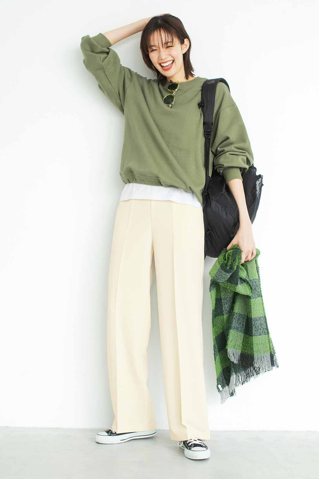 Live in  comfort|リブ イン コンフォート オンでもオフでも週7活躍！ きれいだねパンツ〈ワイドストレート〉〈アイボリー〉