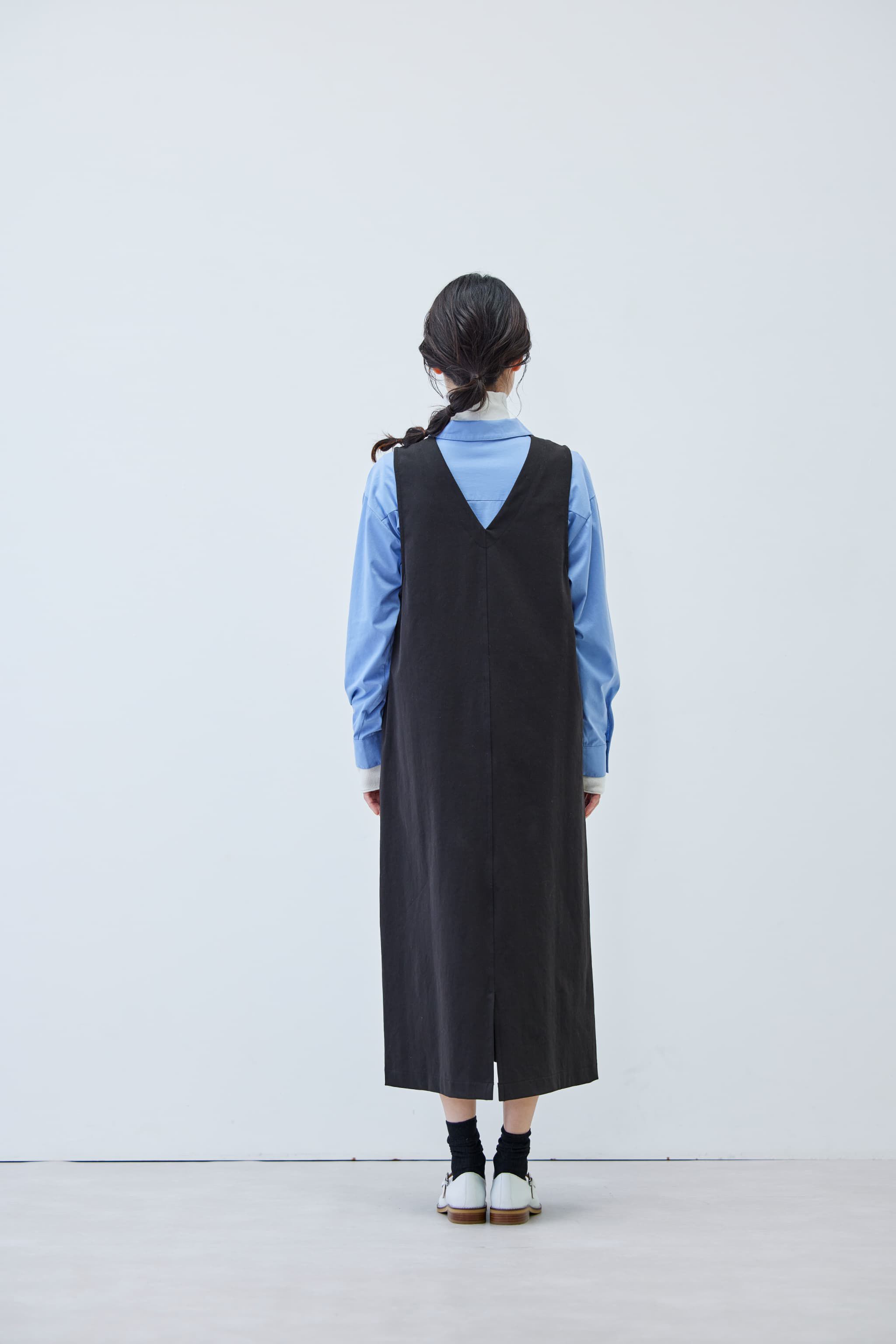 Live in  comfort|リブ イン コンフォート　キレイ見えをお約束する　ぐい伸びジャンパースカート〈ブラック〉