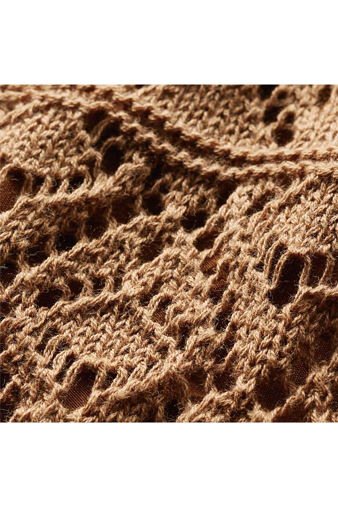 Live in  comfort|リブ イン コンフォート　ほどゆるラインとのびのび裏地で　はき心地も抜群　大人レディーな綿ニットスカート〈キャメル〉|綿100％の糸を凝ったモチーフを組み合わせた透かし編みに。　※お届けするカラーとは異なります。