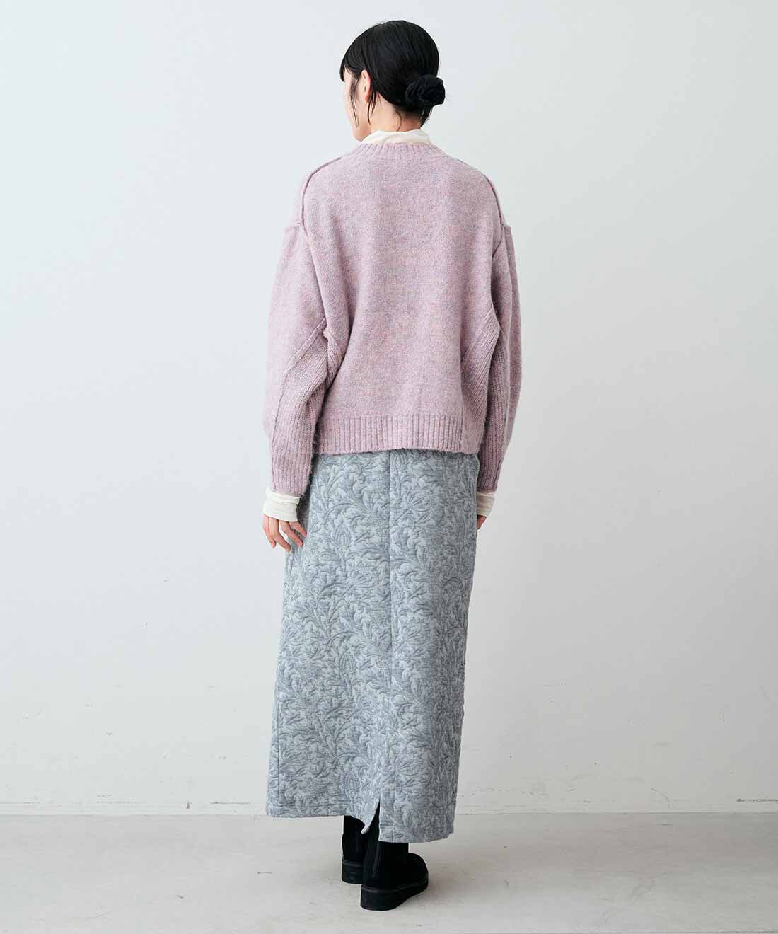 Live in  comfort|リブ イン コンフォート 大人モリスの世界 「シスル」柄をカジュアルに楽しむ ジャカードカットソーセットアップ〈パウダーグレー〉|（スカートのみ着用）モデル身長：163cm　着用サイズ：MT