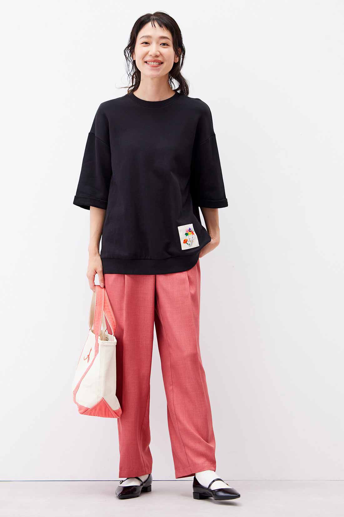 Live in comfort［リブインコンフォート］|リブ イン コンフォート Live love cotton（R）プロジェクト インドと日本をつなぐ 花冠をつけた象さん刺しゅうのハーフスリーブトレーナー