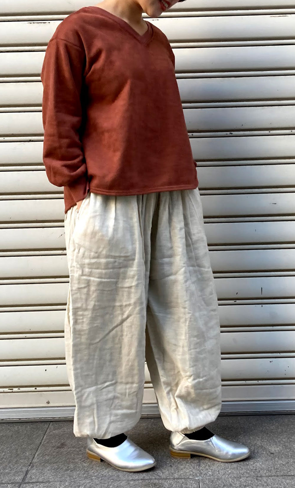 リブ イン コンフォート　肌に当たる裏側は綿100％！ 風合いのいい麻混ダブルガーゼのぽんわりパンツ〈ブルー〉