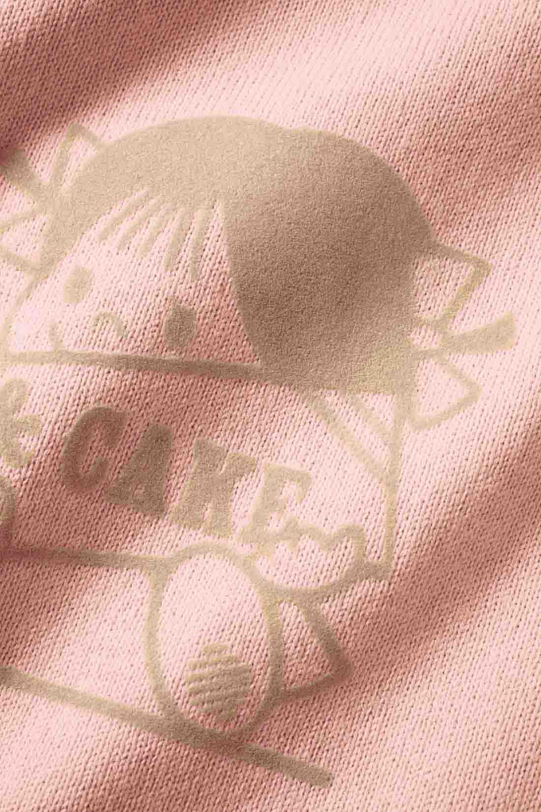 Live in  comfort|Live love cottonプロジェクト リブ イン コンフォート神戸のベーカリーハラダのパンさんとつくったオーガニックコットンのレトロかわいいTシャツ〈ベビーピンク〉|空紡糸を使用した厚みのある生地はオーガニックコットン100％！ フロントのフロッキープリントがおしゃれ。