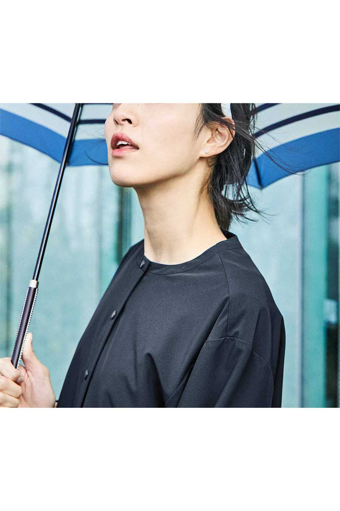 Live in comfort［リブインコンフォート］|リブ イン コンフォート　雨の日も余裕　軽やか撥水（はっすい）素材のセットアップ〈チャコールグレー〉