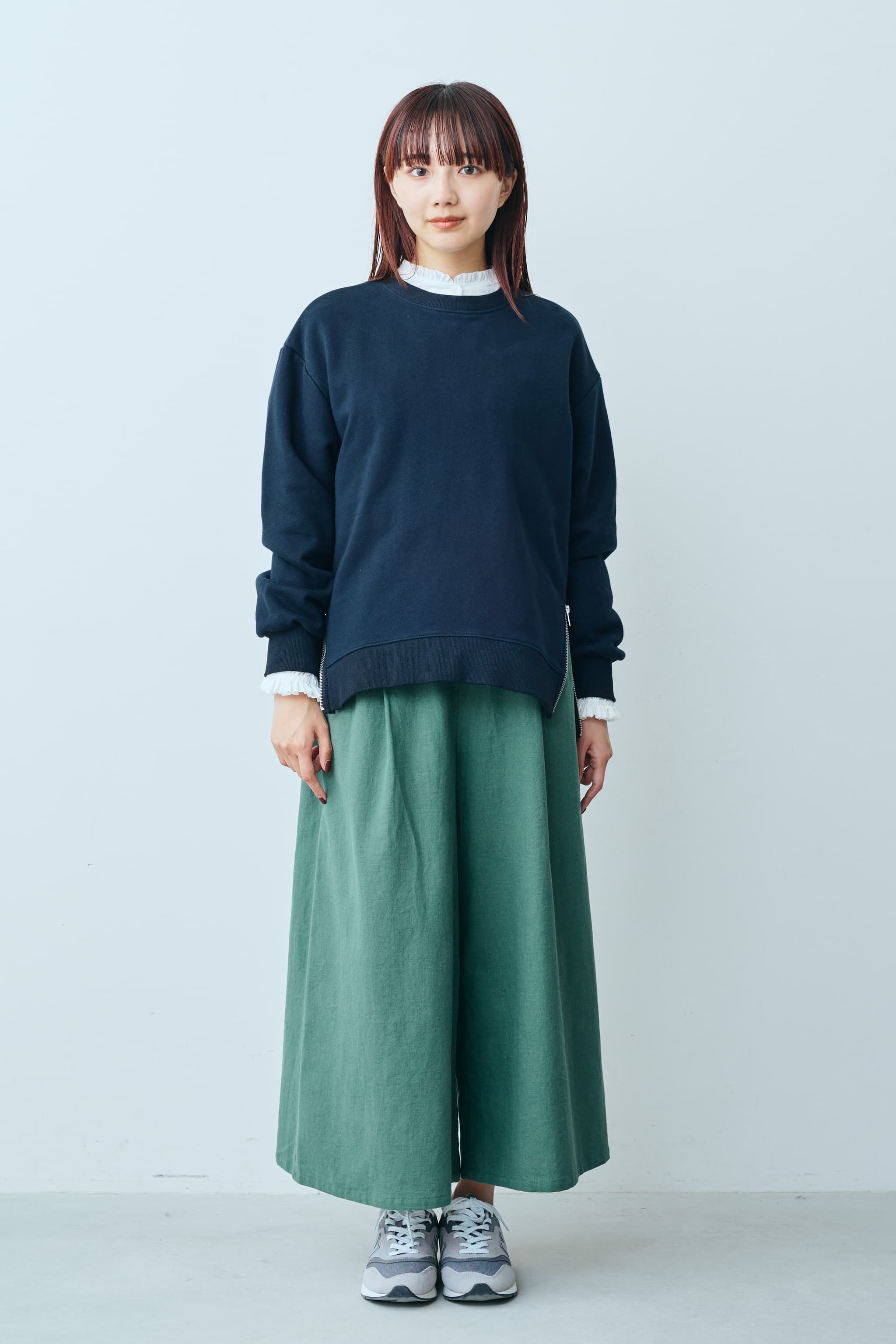 Live in  comfort|リブ イン コンフォート　Ｌｉｖｅ　Ｌｏｖｅ　ＣｏｔｔｏｎⓇプロジェクト　大人っぽく着られる　すそファスナースウェットトップス 〈ネイビー〉