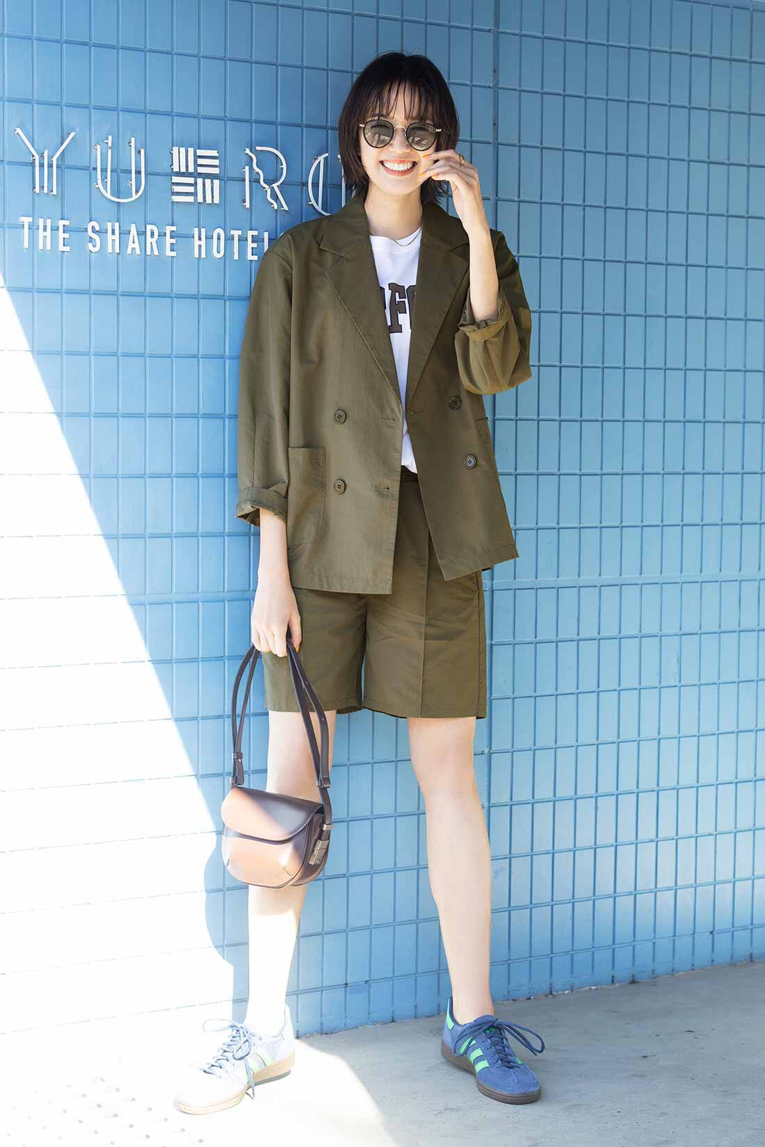 Live in  comfort|リブ イン コンフォート 栞里ちゃんとつくった 撥水機能・UVカットでアクティブにも使える コクーンジャケット〈カーキ〉