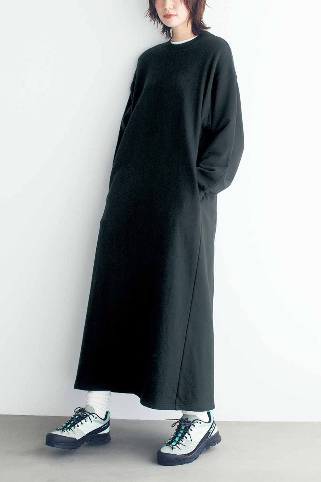 Live in  comfort|リブ イン コンフォート 栞里ちゃんとつくった シルエットにこだわった 着心地らくちん 裏毛デザインワンピース 〈ディープレッド〉