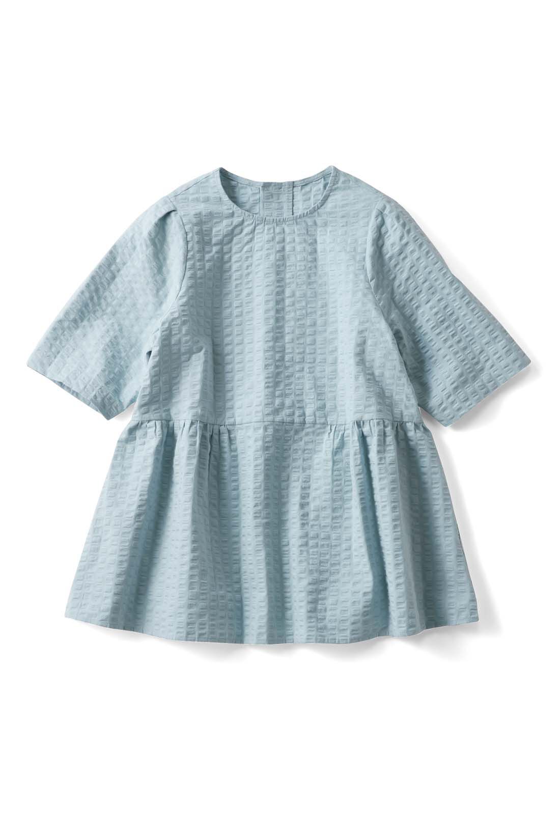 Live in comfort［リブインコンフォート］|リブ イン コンフォート　コットン100％がうれしい ぽこぽこチェックのペプラムデザインブラウス【おはだが気になるみんなへ】|〈ライトブルー〉