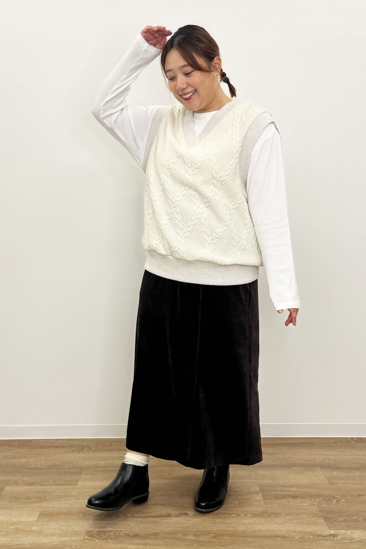 Live in  comfort|はまじふくれジャカードカットベスト〈ＩＶ〉リブイのコーディネート