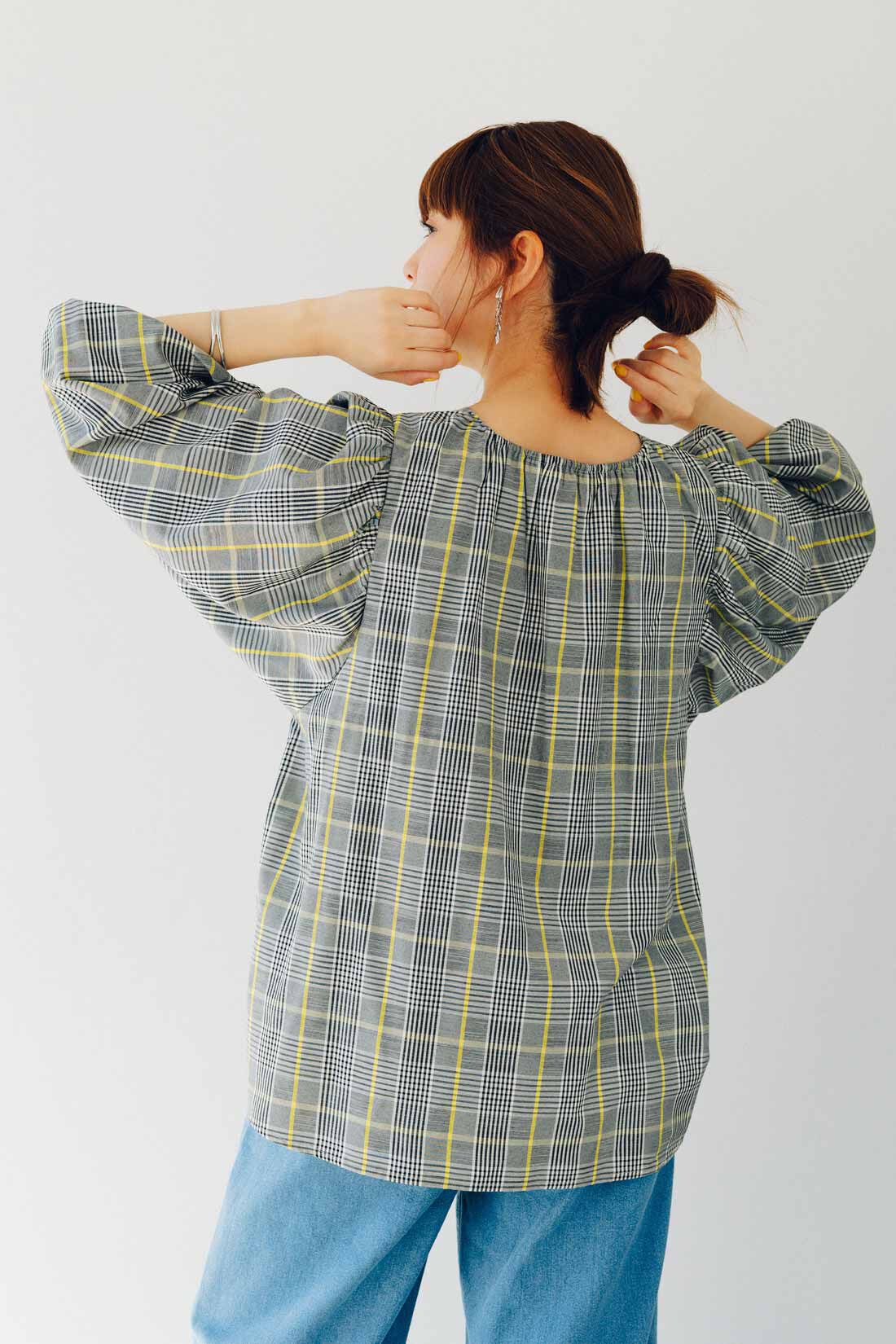 Live in comfort［リブインコンフォート］|リブ イン コンフォート ネックギャザーで簡単に着られる！ ボリューム袖ブラウスの会