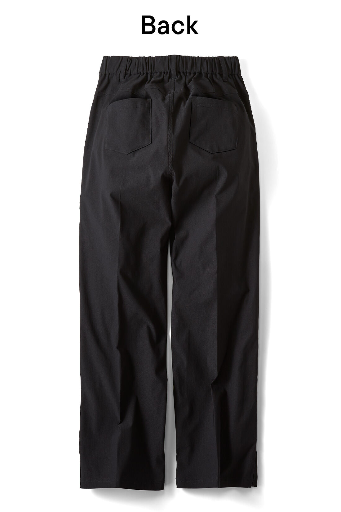 Live in  comfort|リブ イン コンフォート　Yラインが気になりにくい すっきり美脚！ スーパー伸び軽ストレートパンツ〈アイボリー〉|実用性もあるベース型のポケットは、やや小さめのサイズ感。小尻に見えるよう、ほんの少し斜めに配置しているのがポイントです。　※お届けするカラーとは異なります。