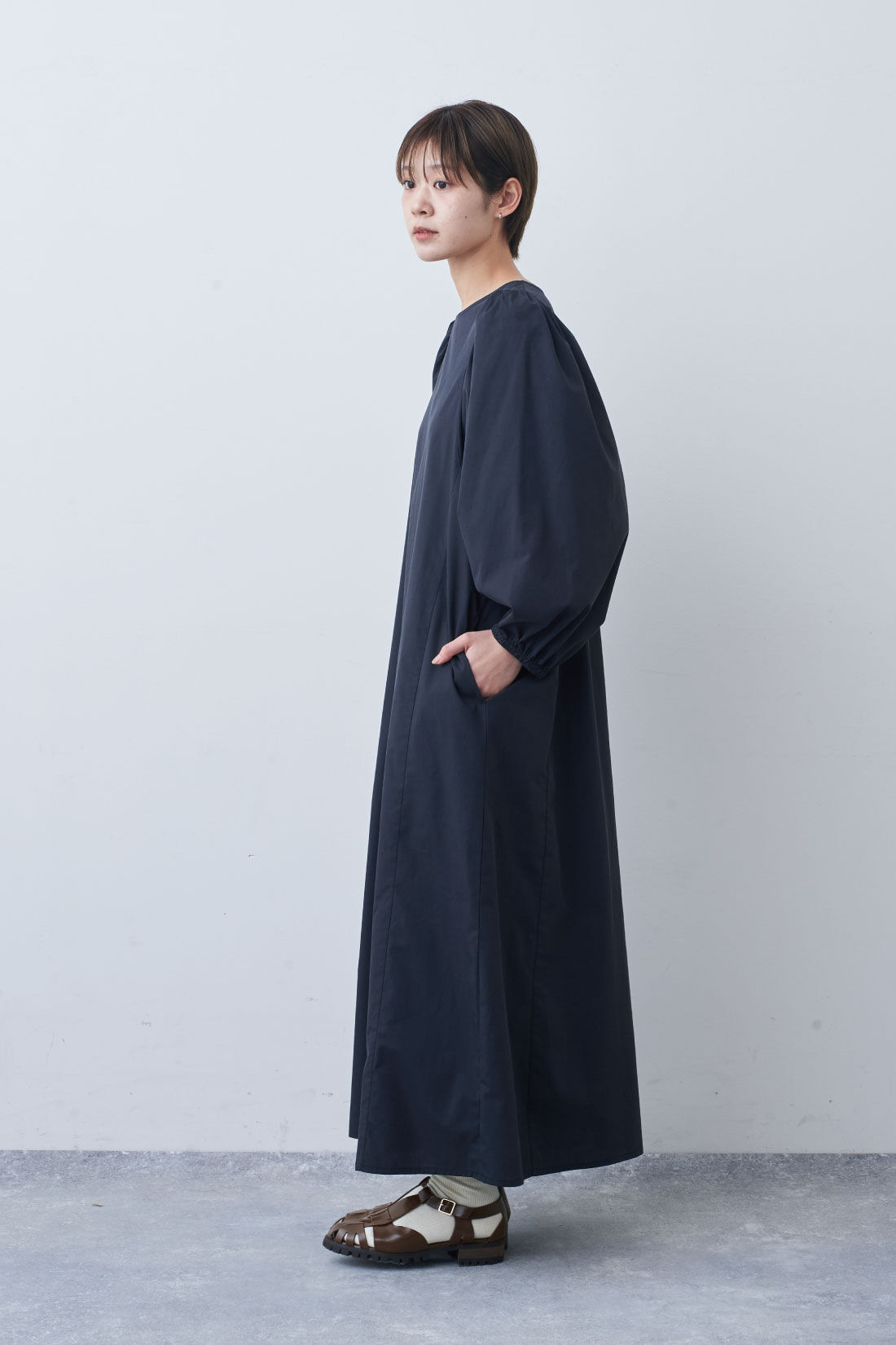 Live in  comfort|リブ イン コンフォート はまじとコラボ 着るだけで華やかな 華奢（きゃしゃ）見えボリュームスリーブワンピース