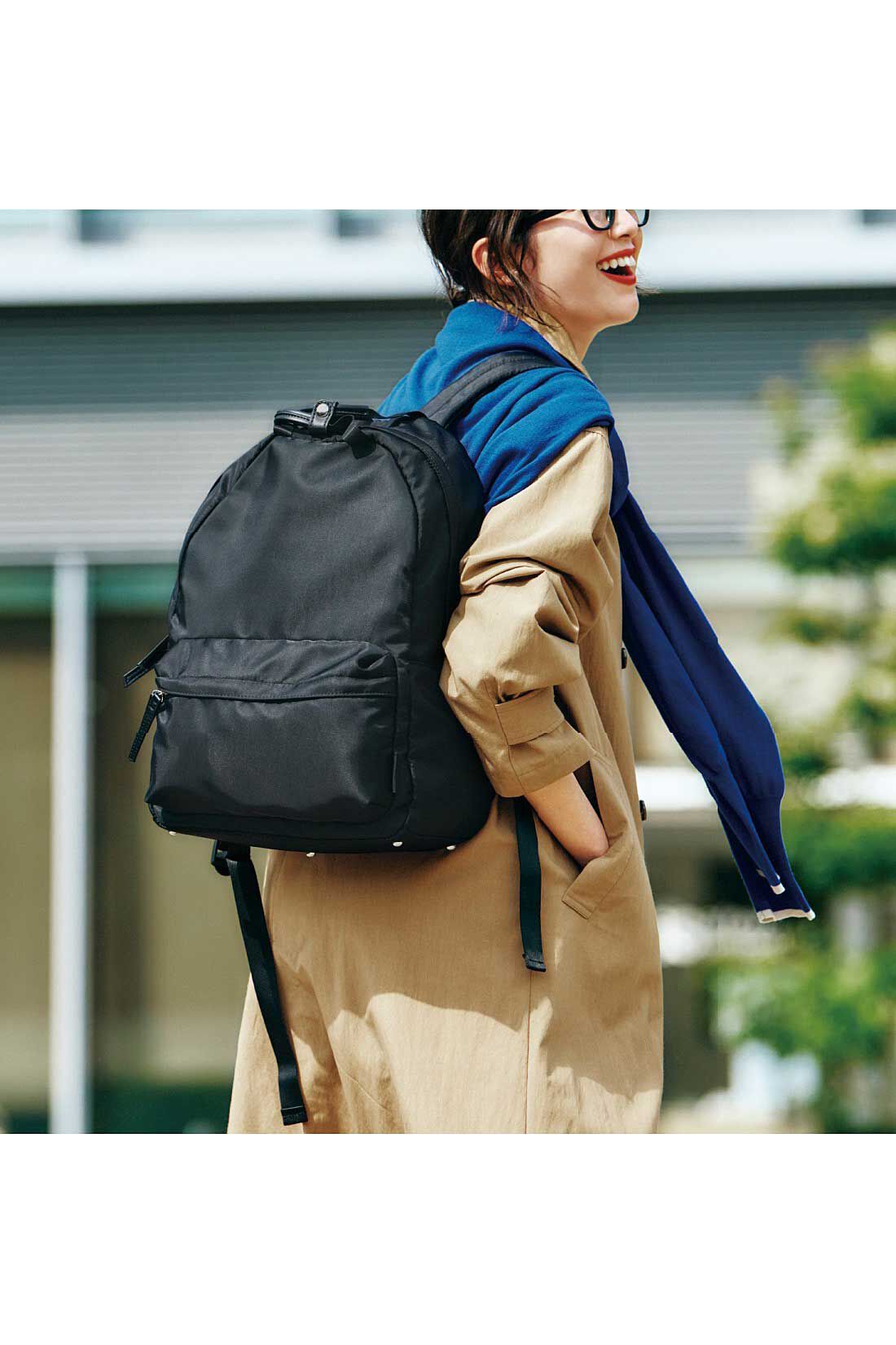 Live in  comfort|リブ イン コンフォート 見た目はミニマム、でも“超”多機能！ 雑誌MOREに届いた声からできた究極のスタンダードリュック〈ブラック〉