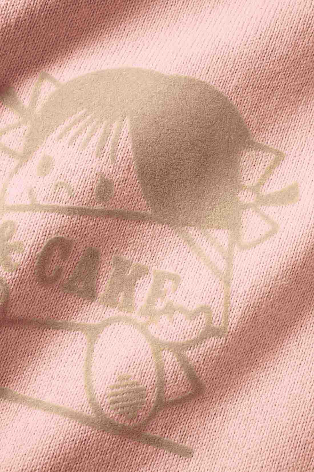 Live in  comfort|Live love cottonプロジェクト リブ イン コンフォート神戸のベーカリーハラダのパンさんとつくったオーガニックコットンのレトロかわいいTシャツ〈ジェイブルー〉|空紡糸を使用した厚みのある生地はオーガニックコットン100％！ フロントのフロッキープリントがおしゃれ。※お届けするカラーとは異なります。