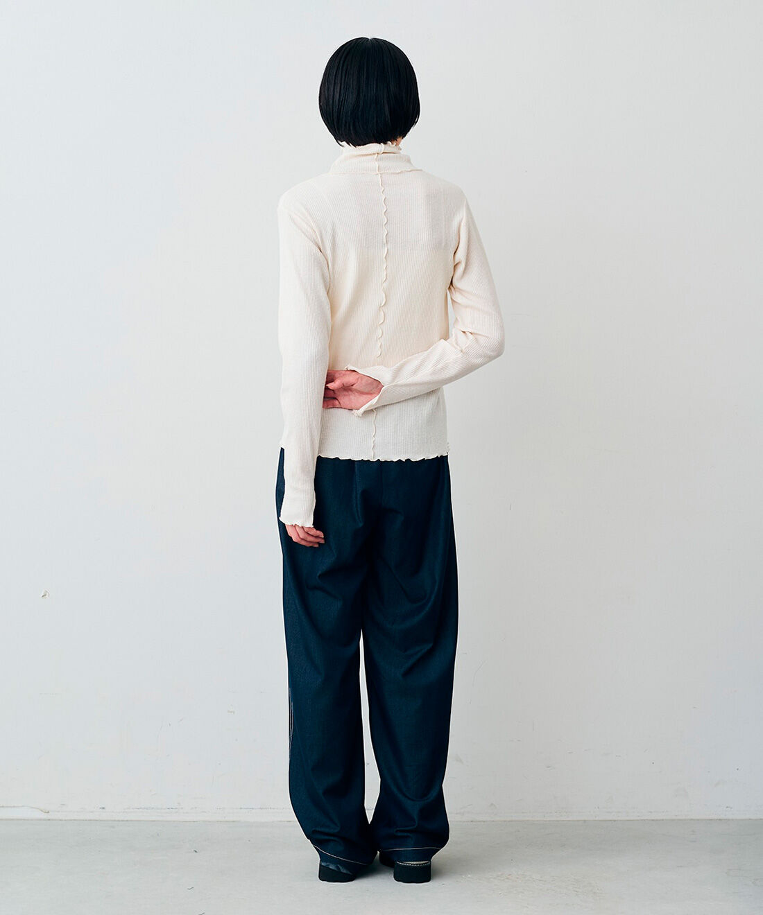 Live in comfort［リブインコンフォート］|リブ イン コンフォート きれい見えしてウエストらくちん！ テロンとしたはき心地がやみつきになる イージーパンツ〈ネイビー〉
