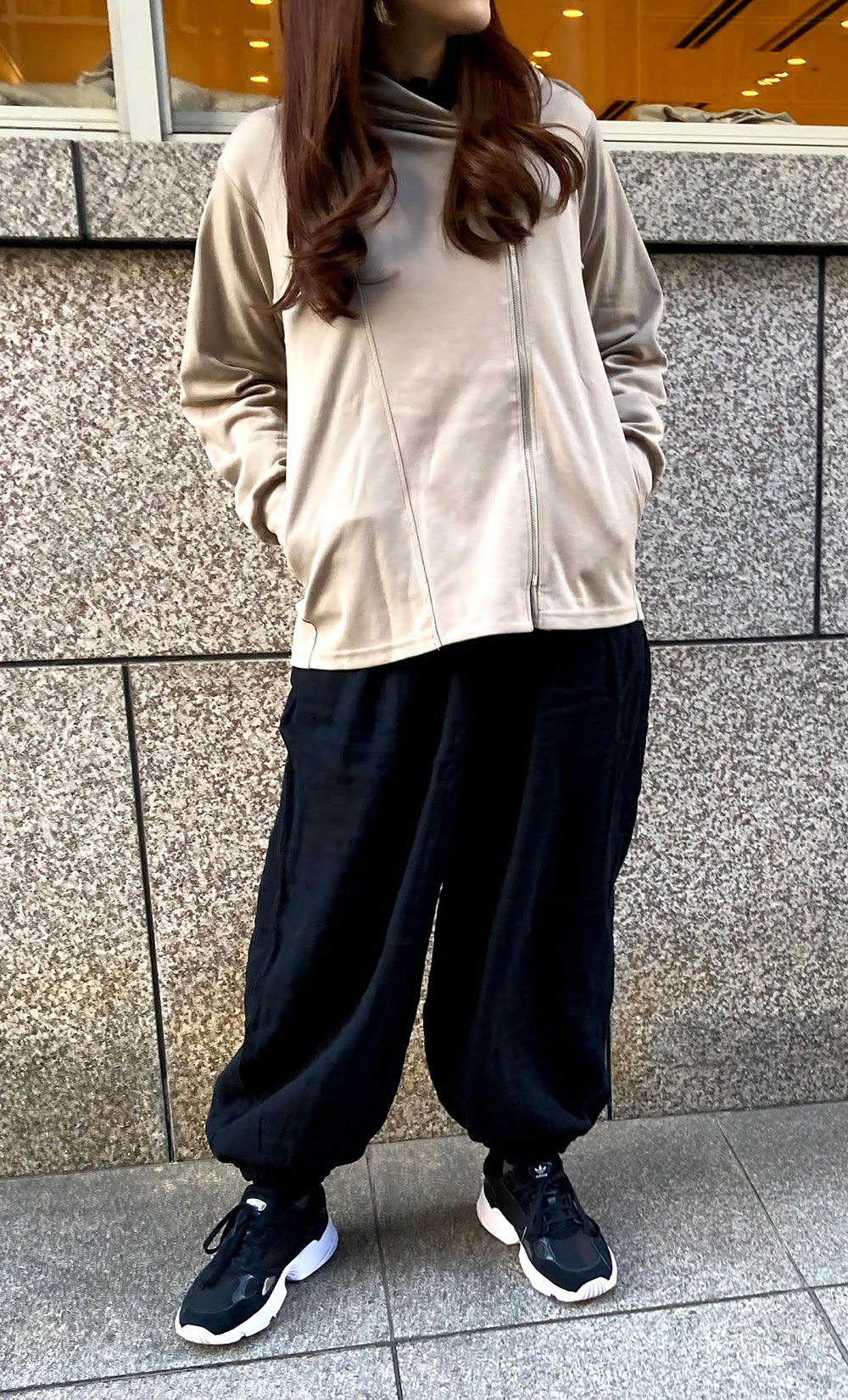 リブ イン コンフォート　肌に当たる裏側は綿100％！ 風合いのいい麻混ダブルガーゼのぽんわりパンツ〈ブルー〉