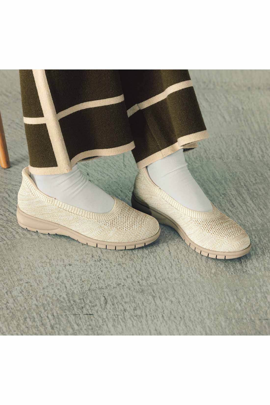 Live in comfort［リブインコンフォート］|リブ イン コンフォート 1秒でするんと履けて歩きやすい ニットスニーカーパンプス〈ベージュ〉