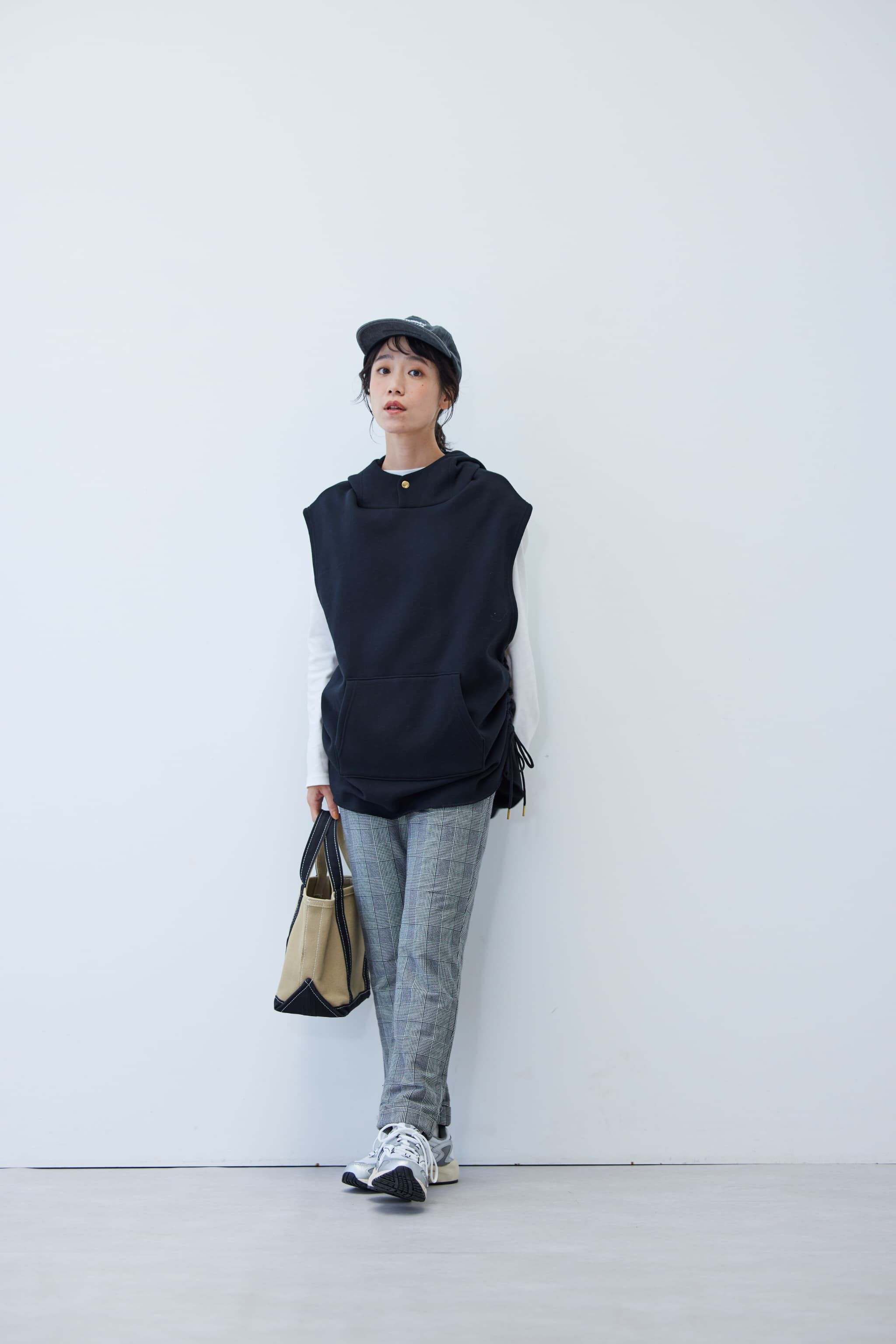 Live in  comfort|リブ　イン　コンフォート　おうちもお出かけもずっと着ていたい　激ぬくカットソーベスト〈ブラック〉