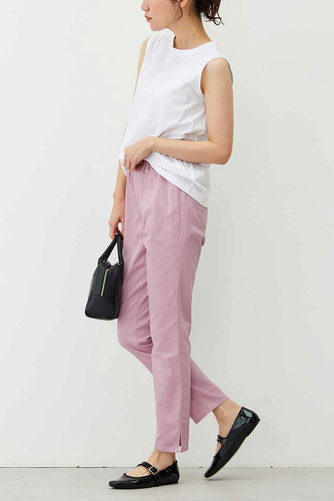 Live in  comfort|リブ イン コンフォート スタンダードで使い勝手抜群のちょうどいいカラーチノパン〈ライム〉|これは参考画像です。お届けするカラーとは異なります。