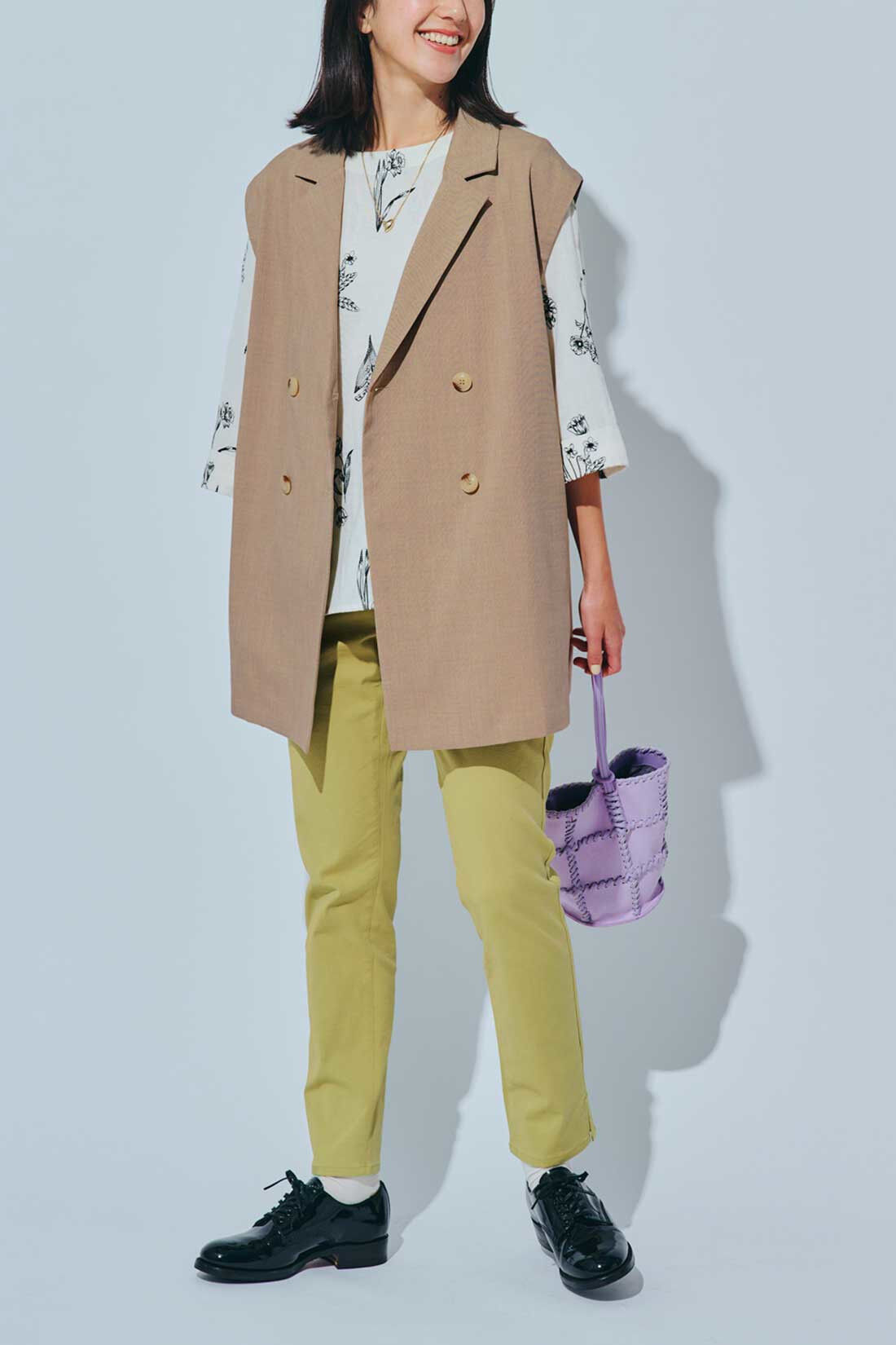 Live in  comfort|リブ イン コンフォート スタンダードで使い勝手抜群のちょうどいいカラーチノパン〈ライム〉