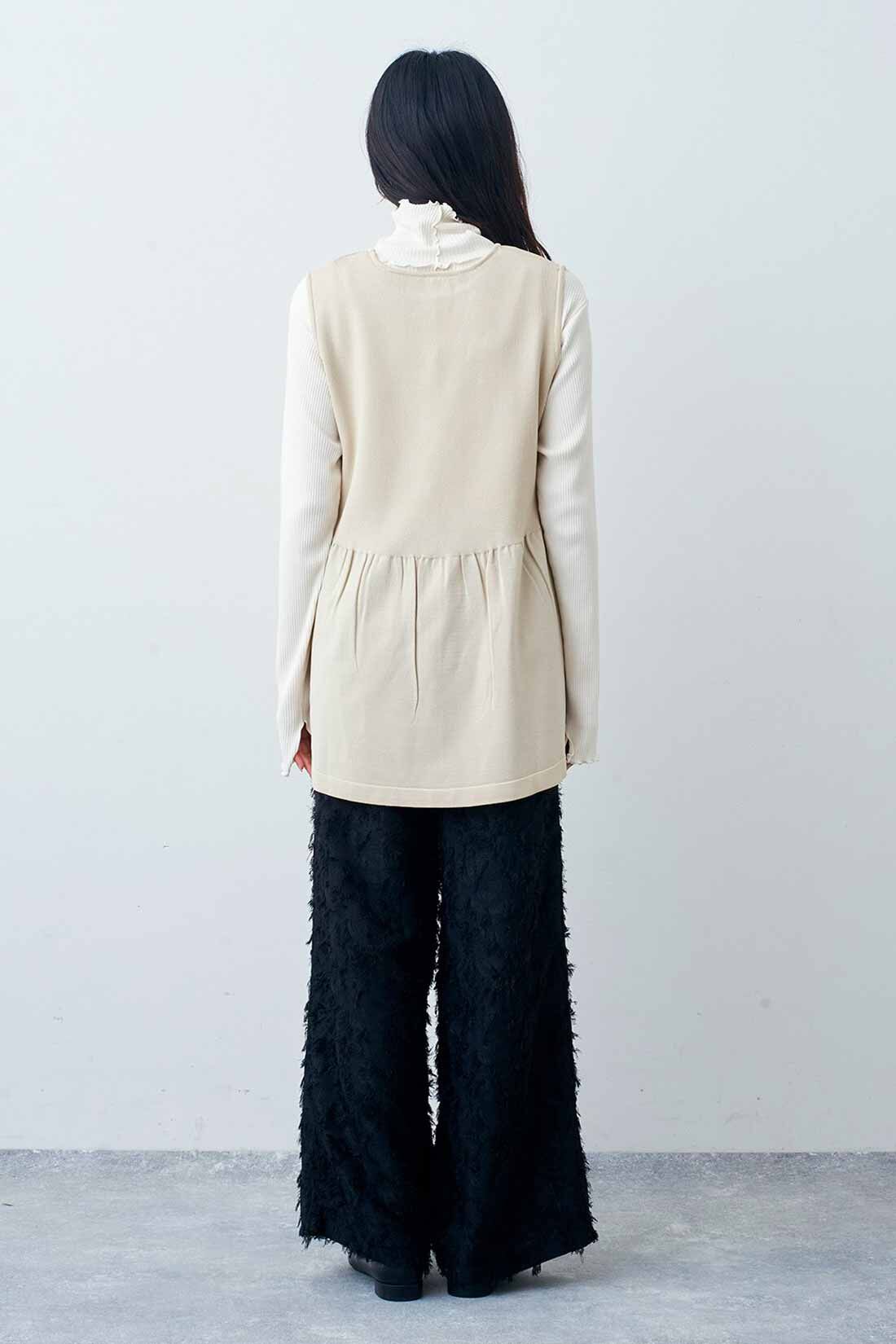 Live in  comfort|リブ イン コンフォート　ちょっとおめかし気分のペプラムニットチュニック〈ベージュ〉