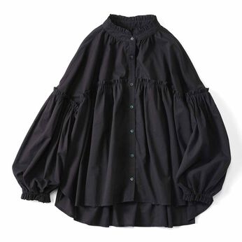Live in comfort［リブインコンフォート］ | 大人に似合う　甘すぎないコットンフリルブラウス〈ブラック〉