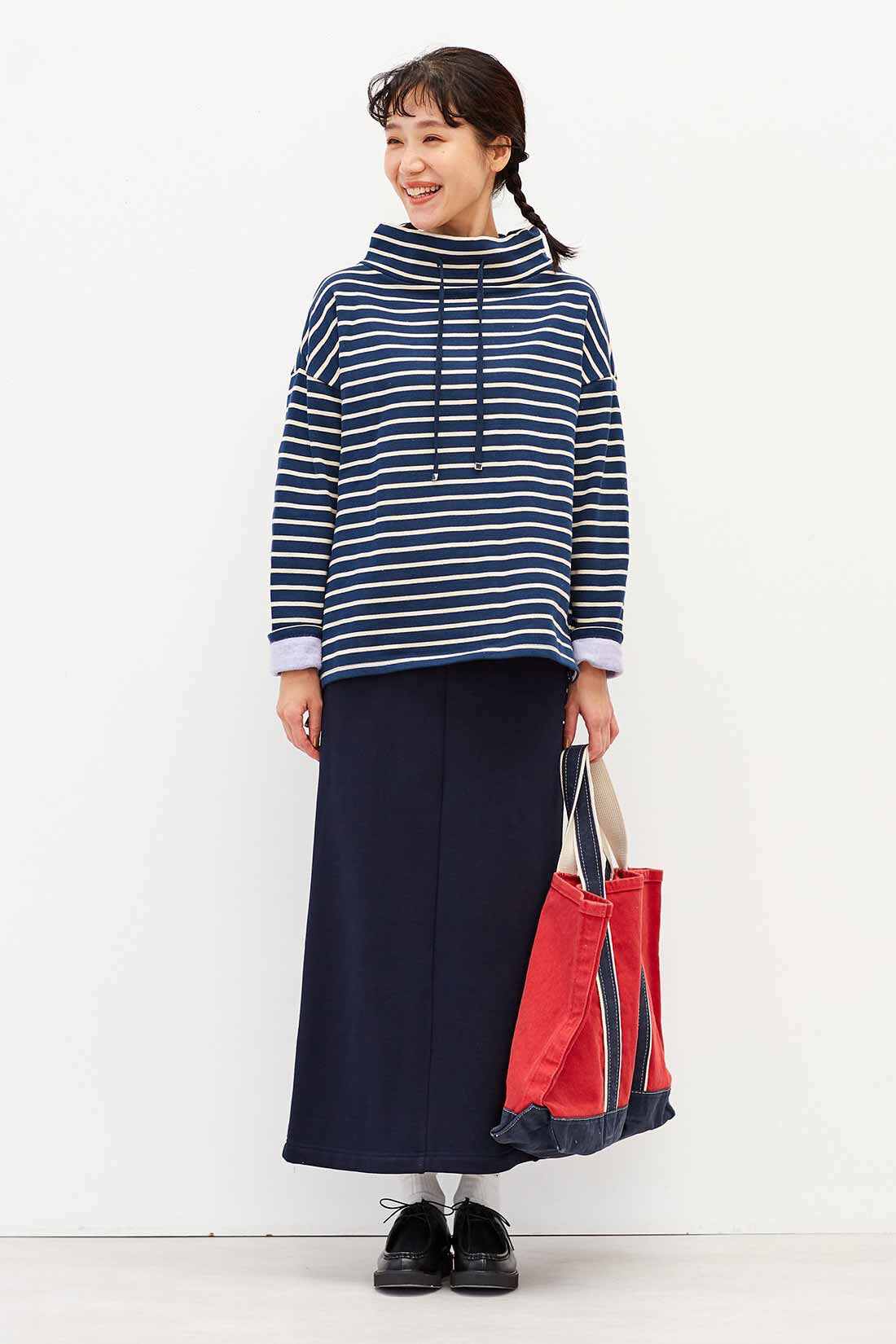 Live in comfort［リブインコンフォート］|Live love cottonプロジェクト リブ イン コンフォート 首もとまでぬくぬく 裏起毛までオーガニックコットン100％のフード風ボーダートップス〈ネイビー×ラベンダー〉