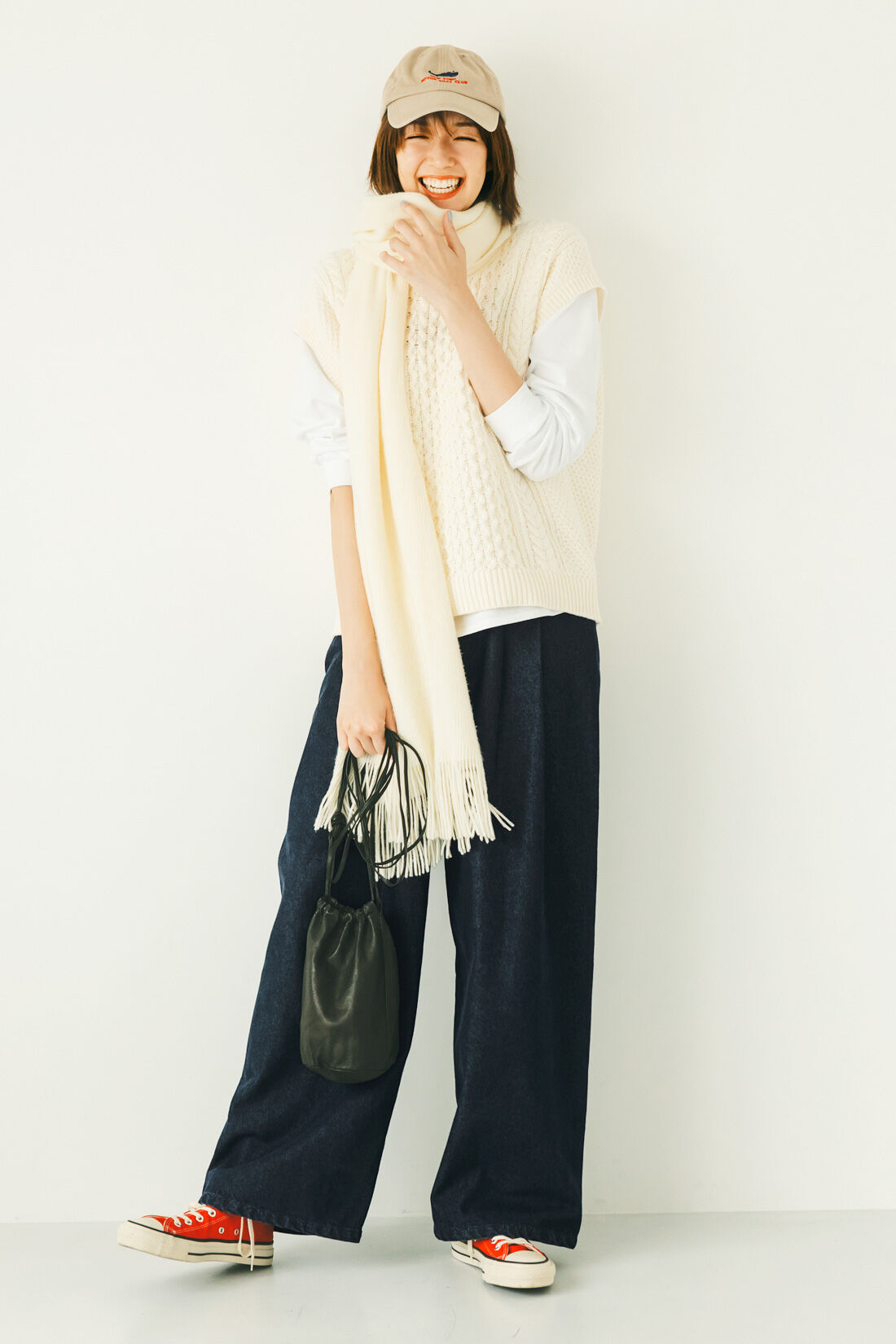 Live in comfort［リブインコンフォート］|リブ イン コンフォート 人気スタイリスト 石上美津江さんとつくった カットソートップスとニットベストのセット〈ホワイト＆アイボリー〉|ベストのみ着用