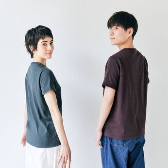 flufeel［フラフィール］ | 着けるだけ背筋ピン！ヨガ気分Tシャツ〈アースカラー〉