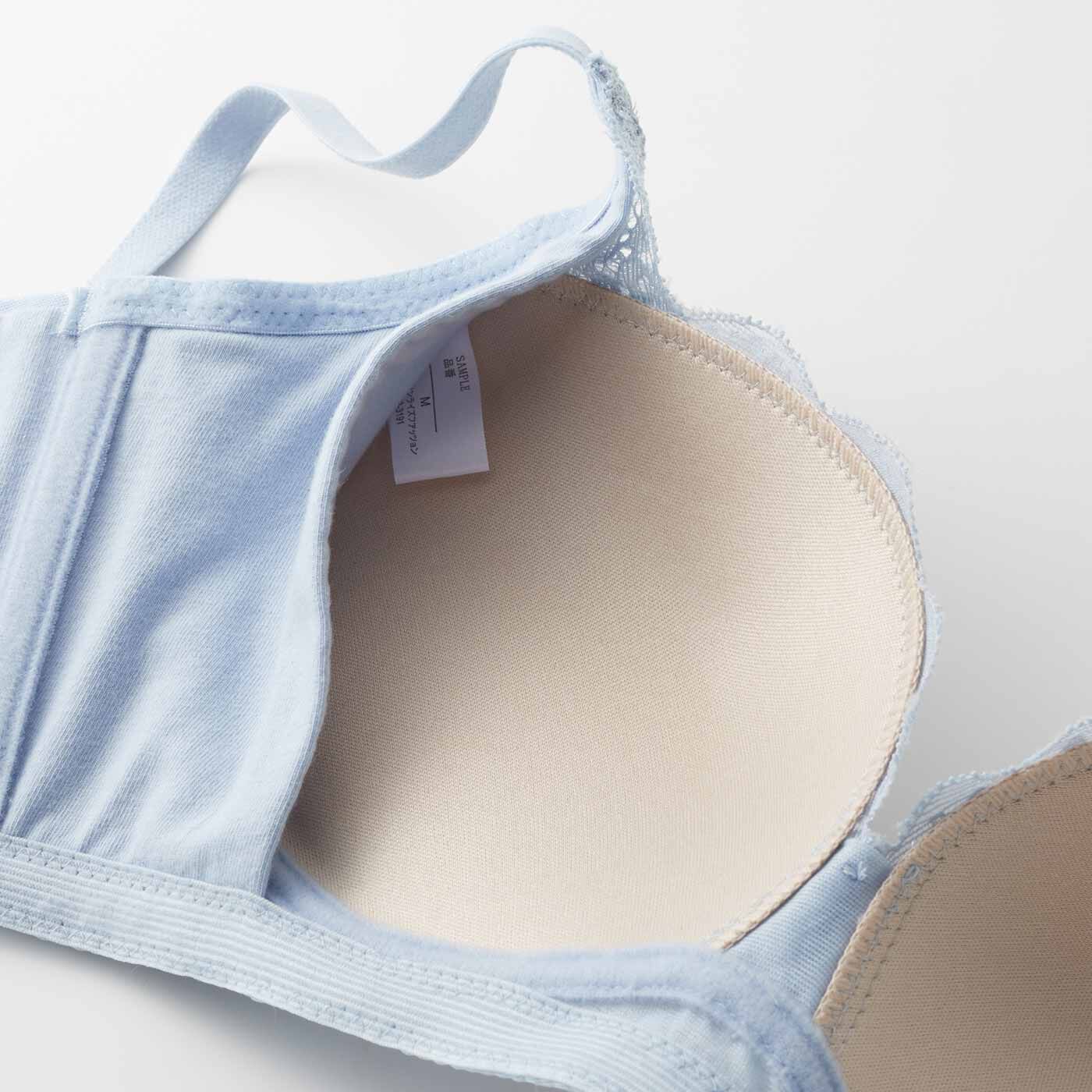 flufeel|やみつきになるフィット感 からだと心に寄り添う サイズ選び解放ブラ|洗濯ネームはパネルの内側に縫い付けて、肌に当たらないよう配慮。