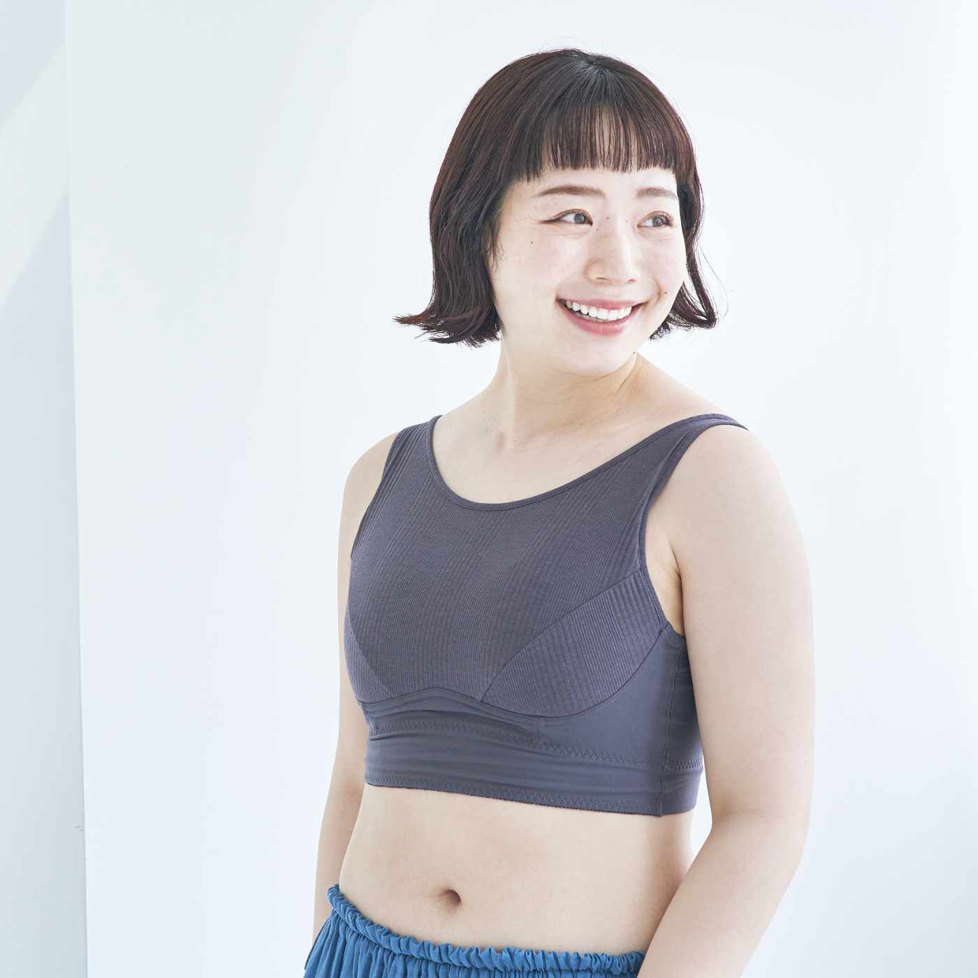 flufeel|ボリュームおさえて フラットブラ〈3L～6L/ハンサムなリブ〉の会|サイズ展開豊富なこちらのアイテムをプラスサイズモデルさんに着用してもらいました。