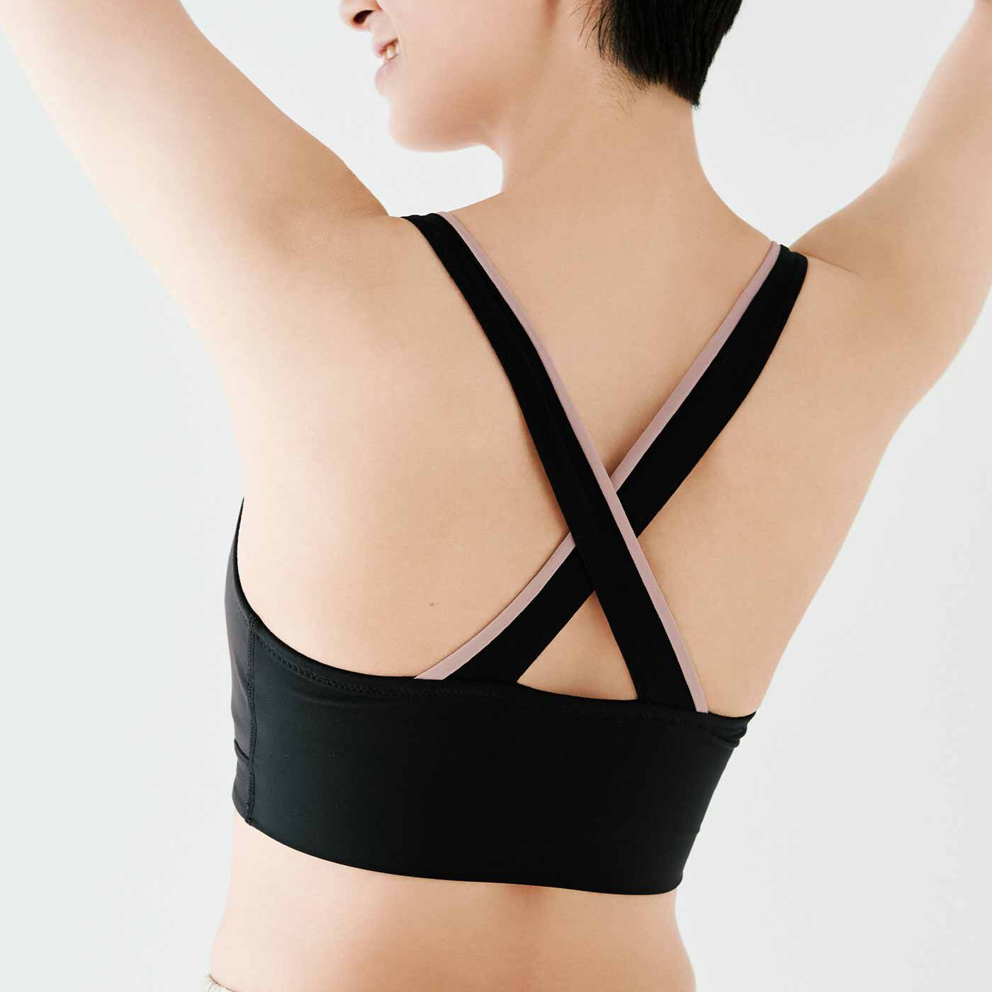 flufeel［フラフィール］|スラっとピン！ スムース生地がフィットするブラ〈アクティブブラック〉の会